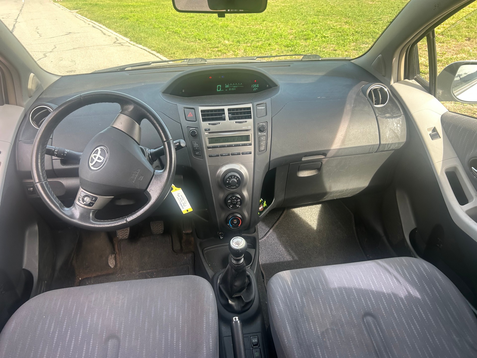 TOYOTA Yaris 1.33 Linea Terra-image-4