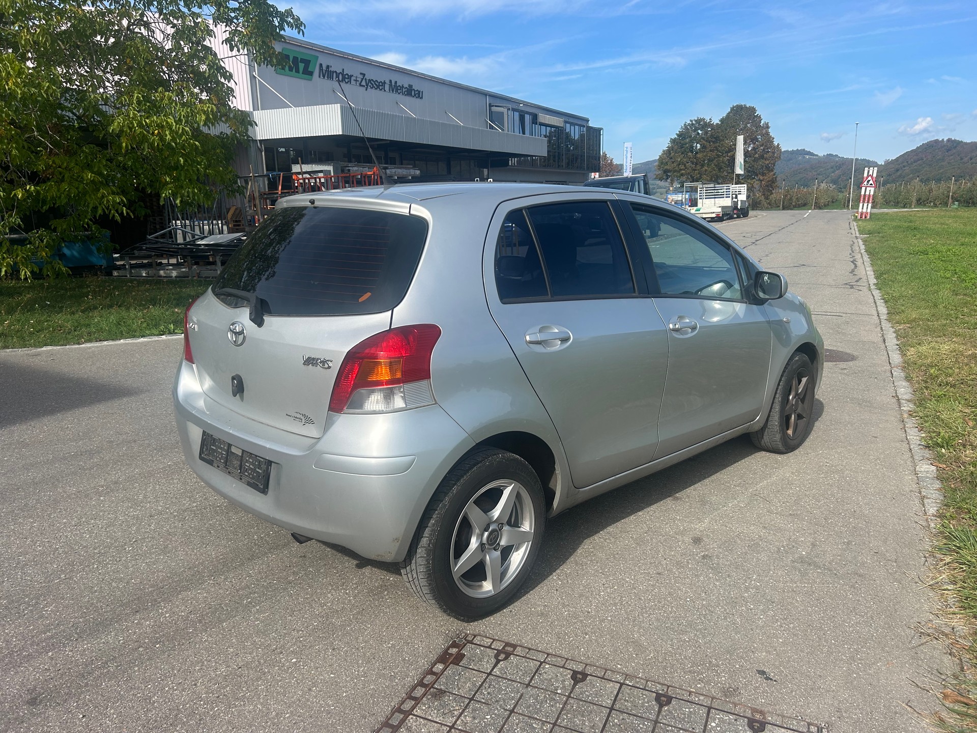 TOYOTA Yaris 1.33 Linea Terra-image-2
