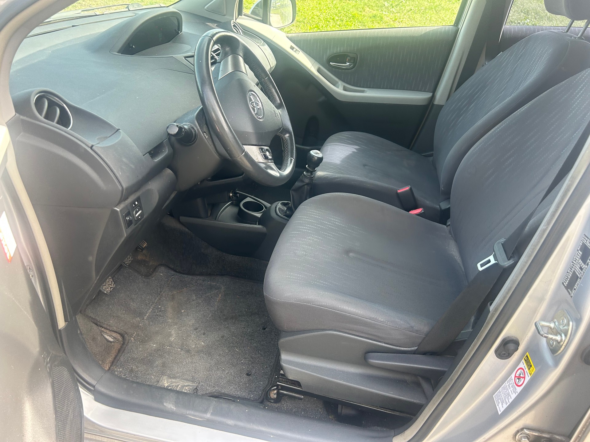 TOYOTA Yaris 1.33 Linea Terra-image-5