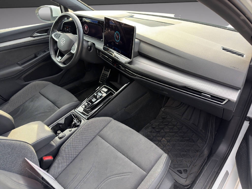 VW Golf VIII 1.5 eTSI Edition 50 DSG-image-9