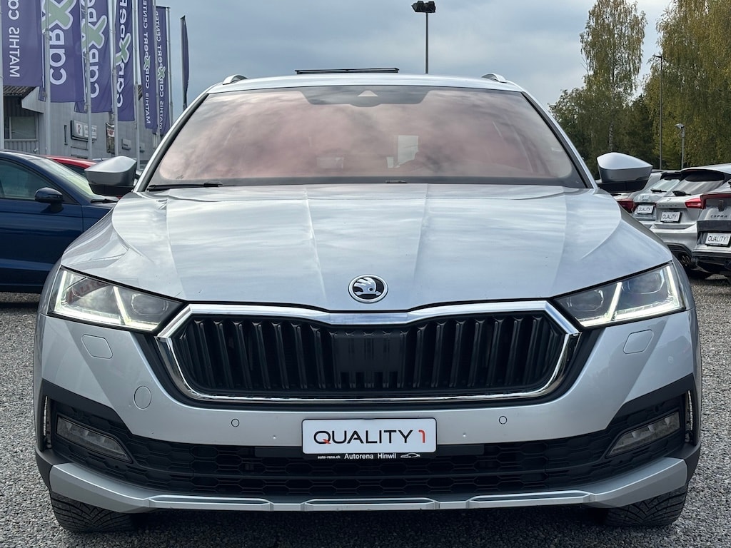 SKODA Octavia Combi 2.0 TDI DSG Scout 4x4-image-1