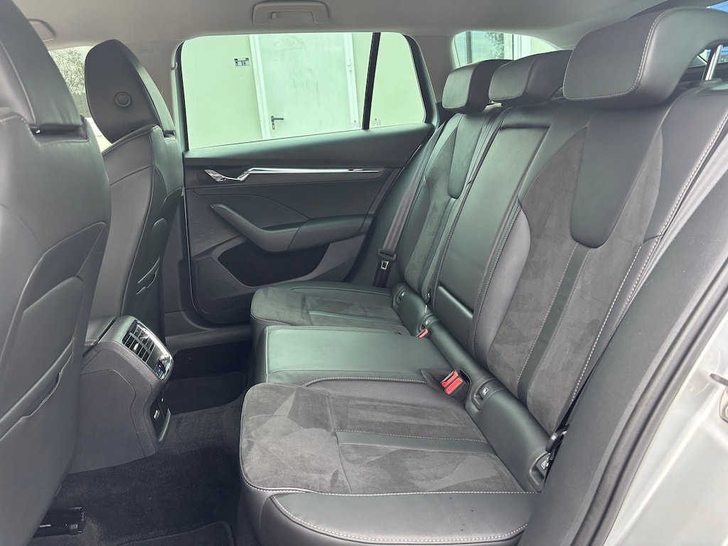 SKODA Octavia Combi 2.0 TDI DSG Scout 4x4-image-16