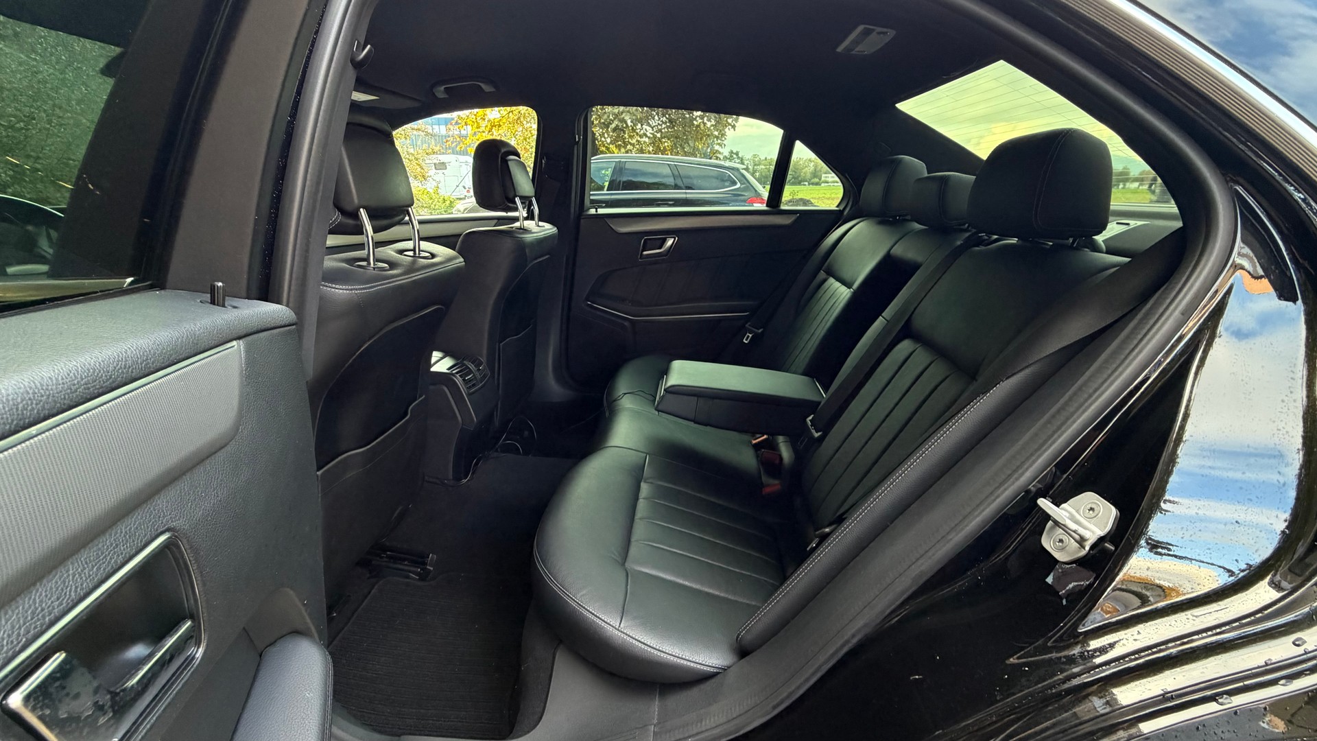 MERCEDES-BENZ E 220 CDI Avantgarde 7G-Tronic-image-10