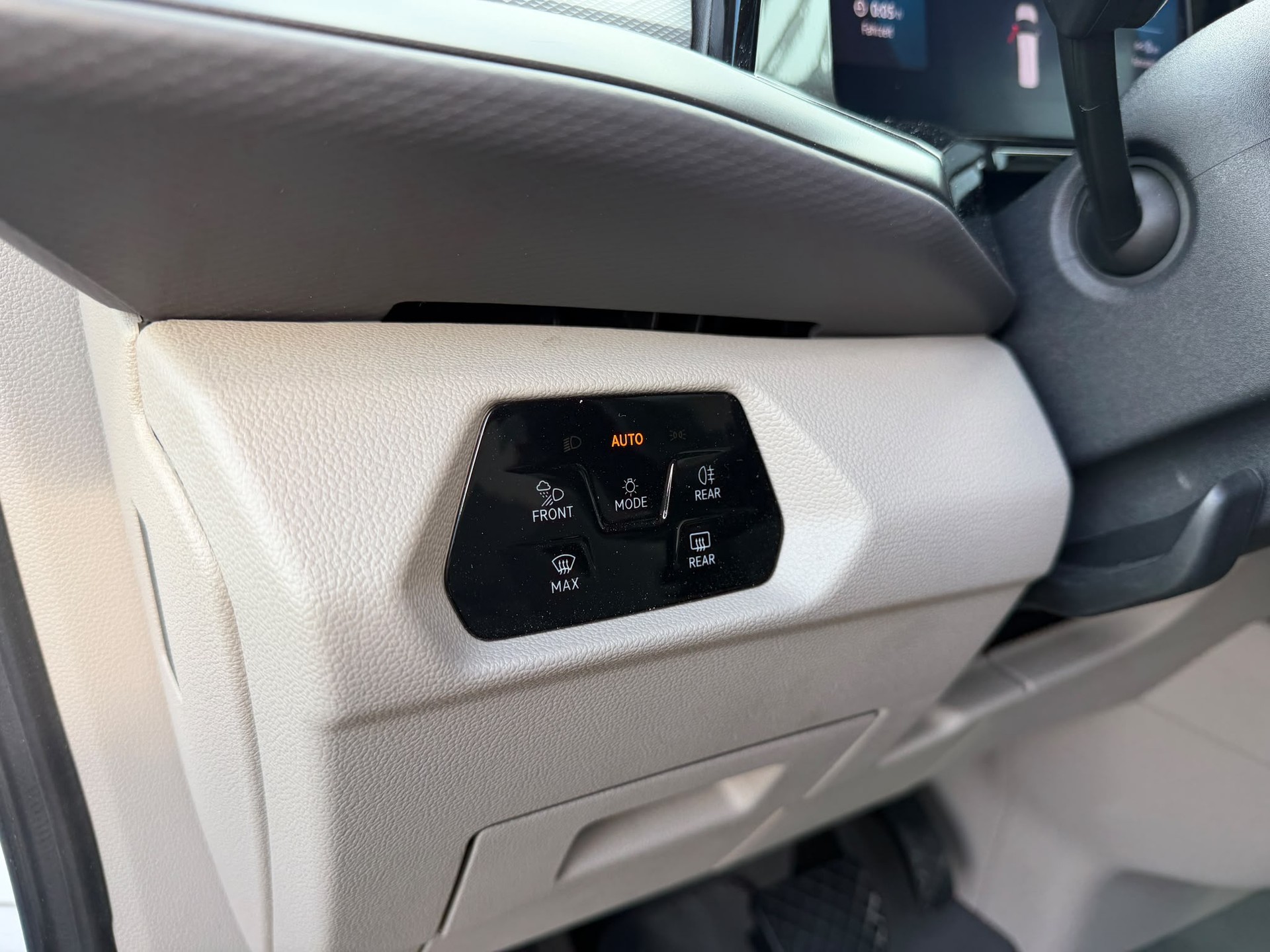 VW Multivan 2.0 TSI Liberty DSG Lang-image-13