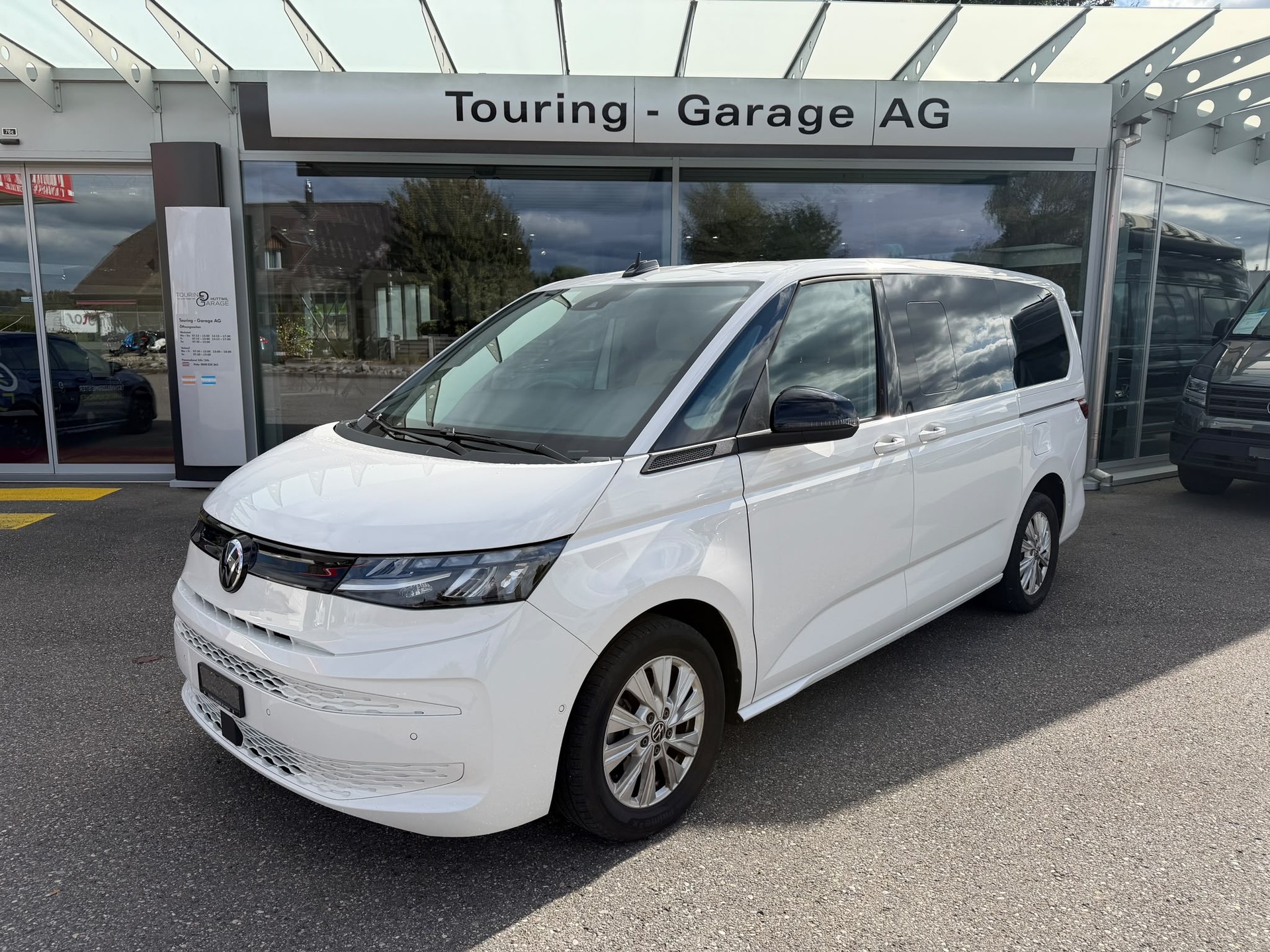 VW Multivan 2.0 TSI Liberty DSG Lang-image-0