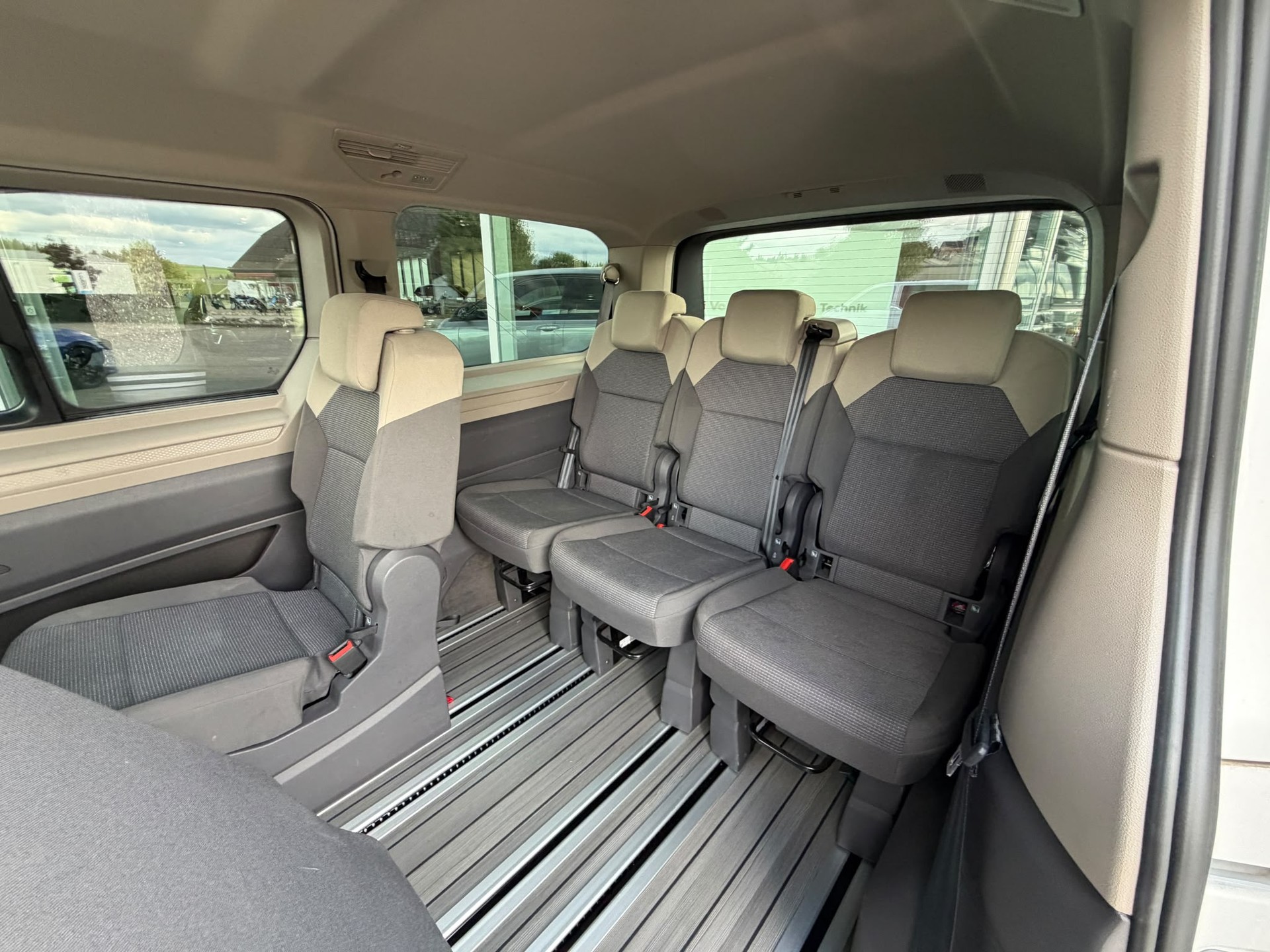 VW Multivan 2.0 TSI Liberty DSG Lang-image-23