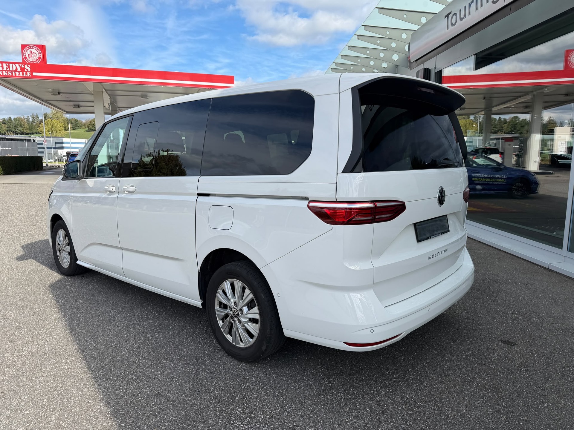 VW Multivan 2.0 TSI Liberty DSG Lang-image-2