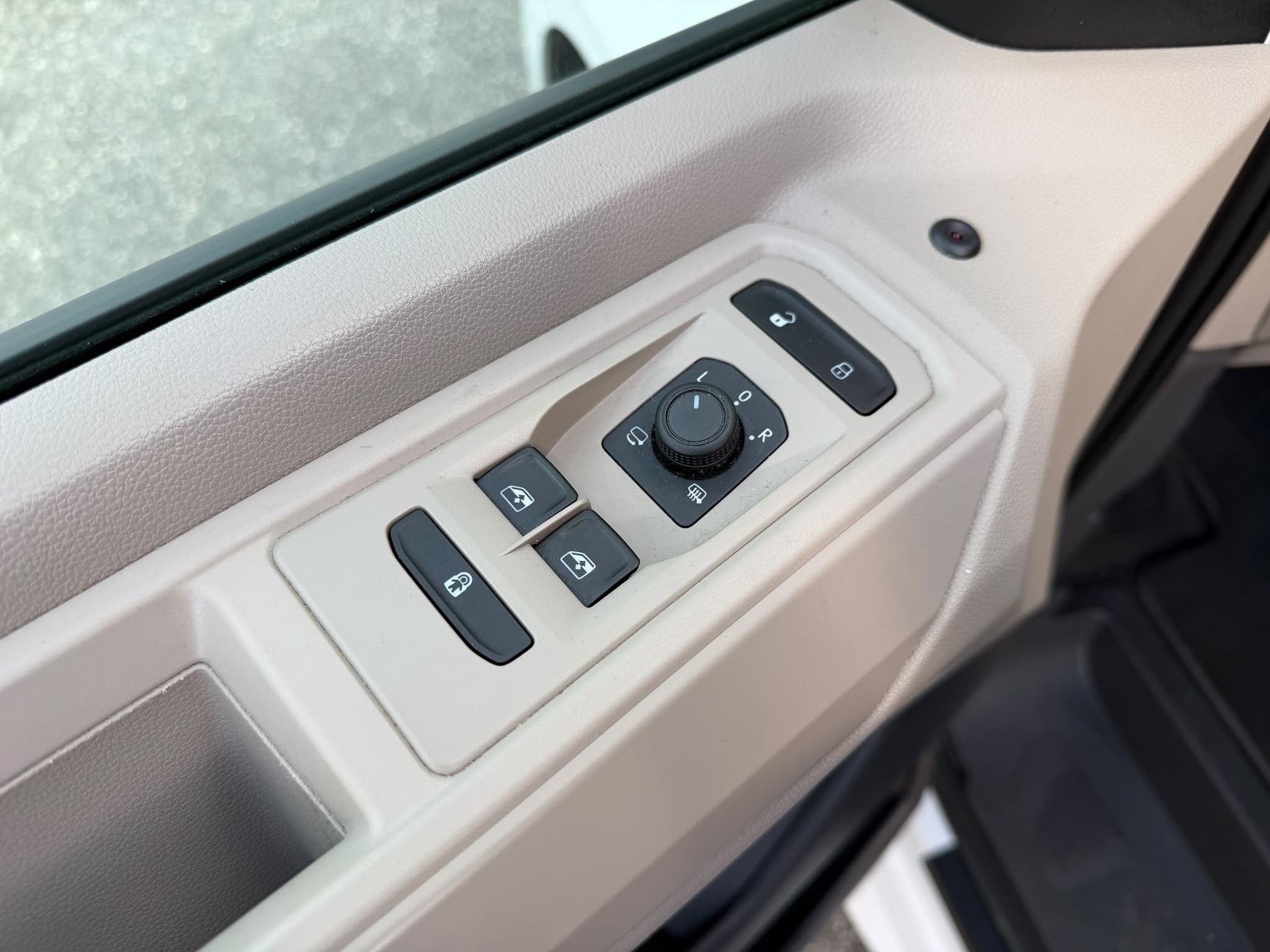VW Multivan 2.0 TSI Liberty DSG Lang-image-12