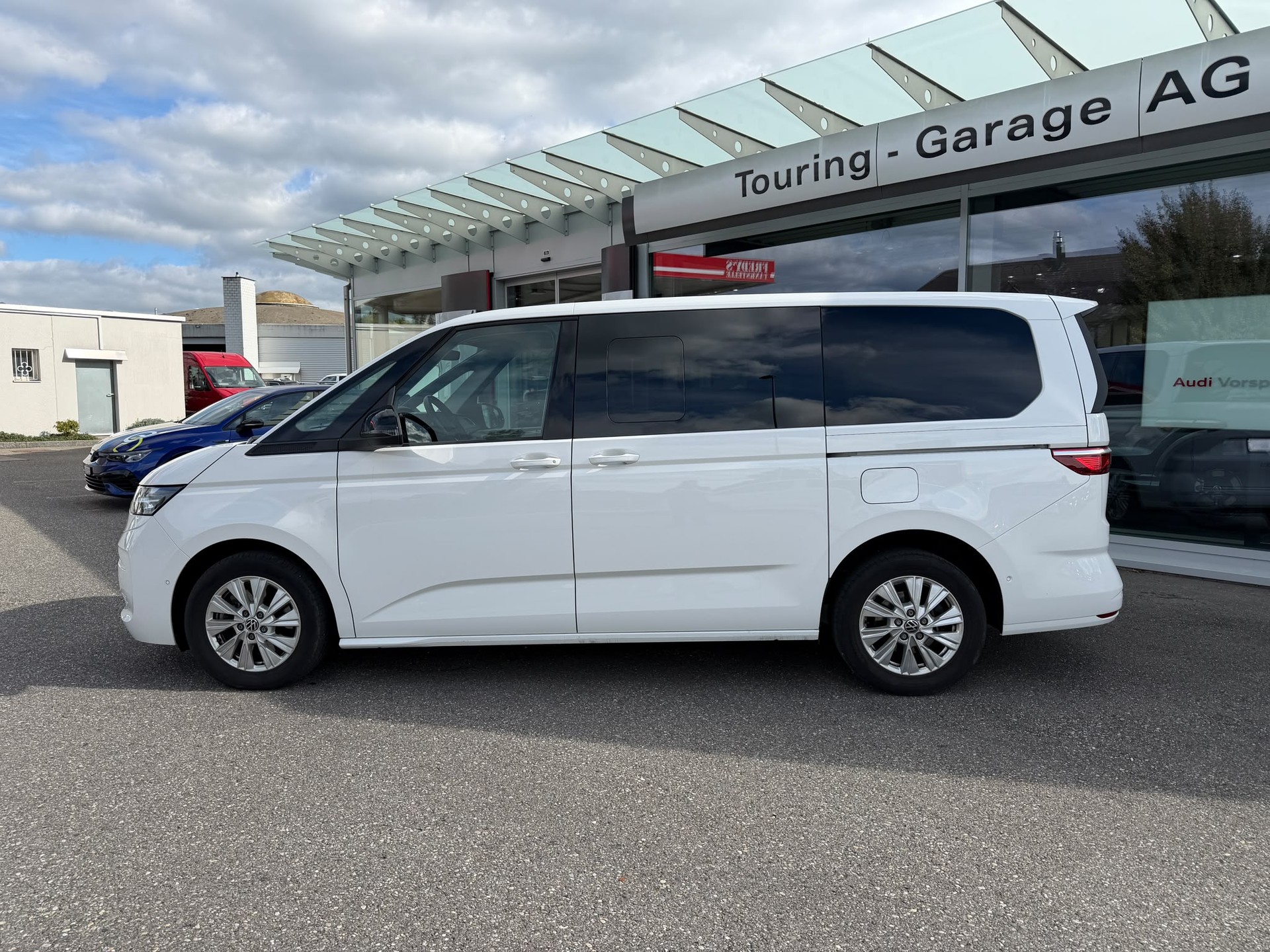 VW Multivan 2.0 TSI Liberty DSG Lang-image-1