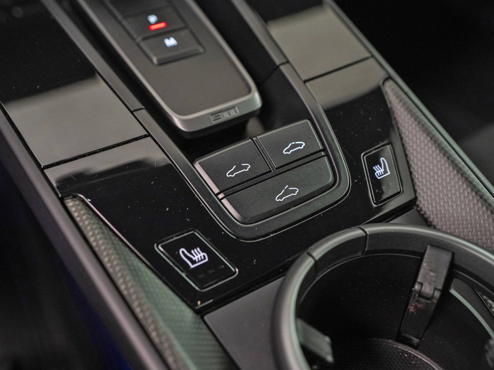 PORSCHE 911 Carrera GTS-image-28