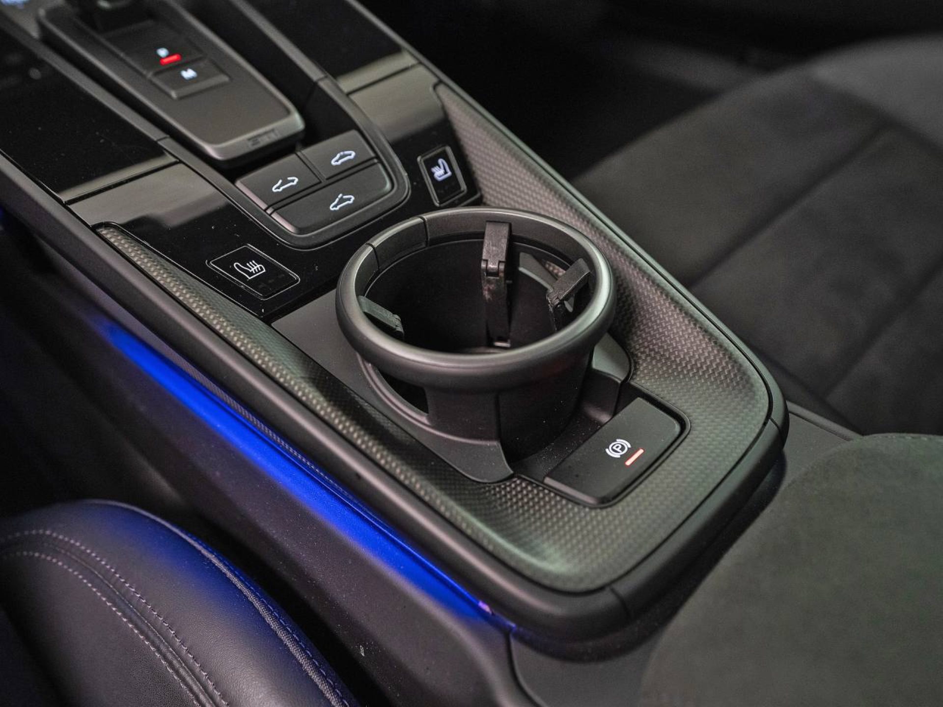 PORSCHE 911 Carrera GTS-image-29