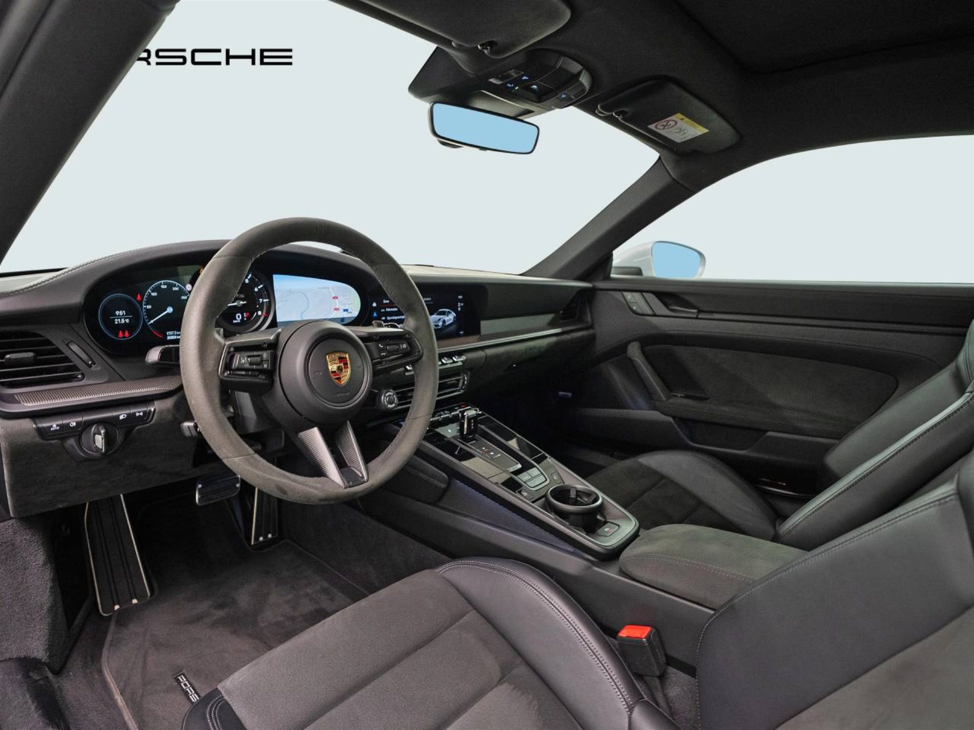 PORSCHE 911 Carrera GTS-image-3