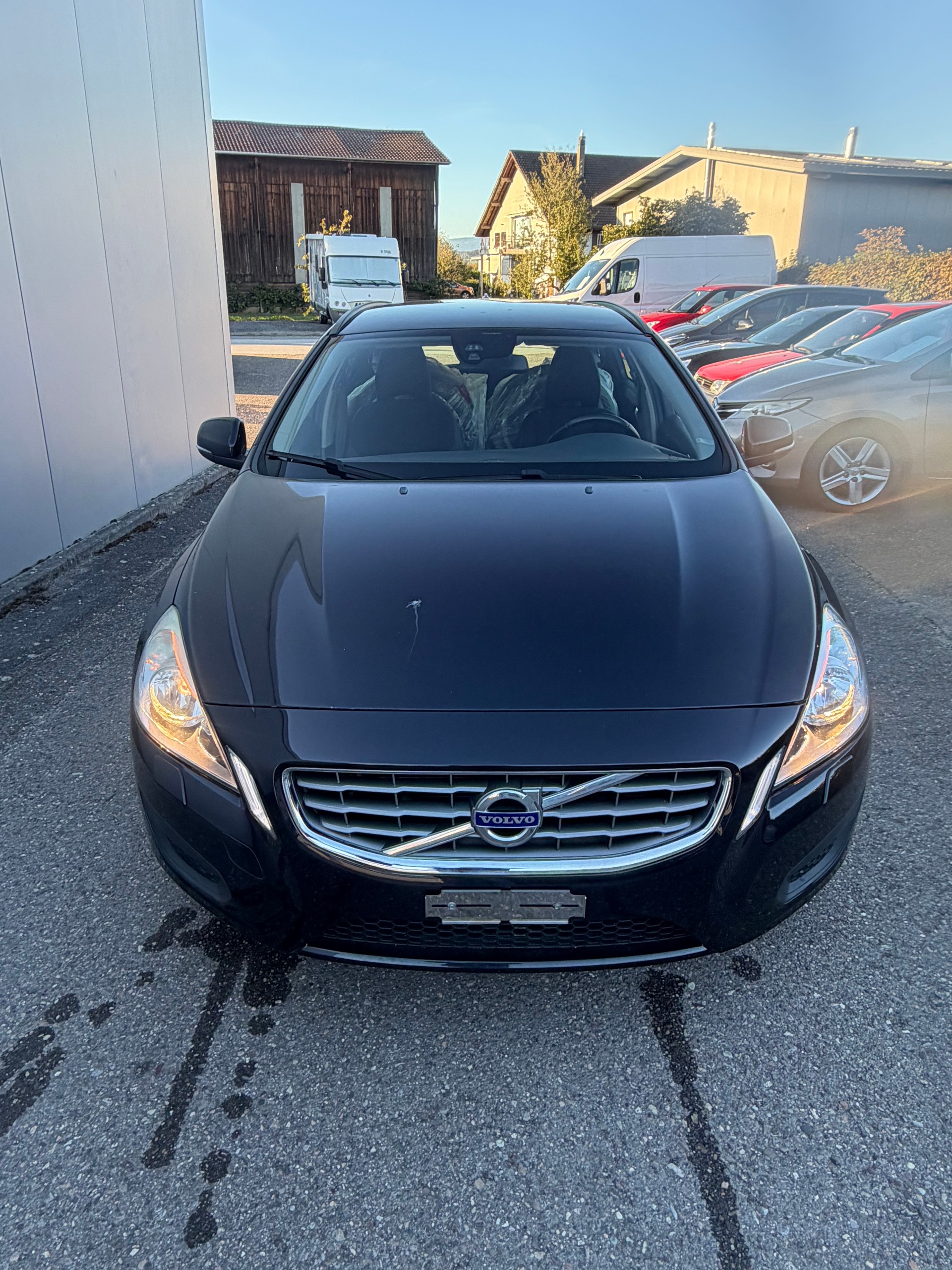 VOLVO V60 D3 Kinetic-image-5