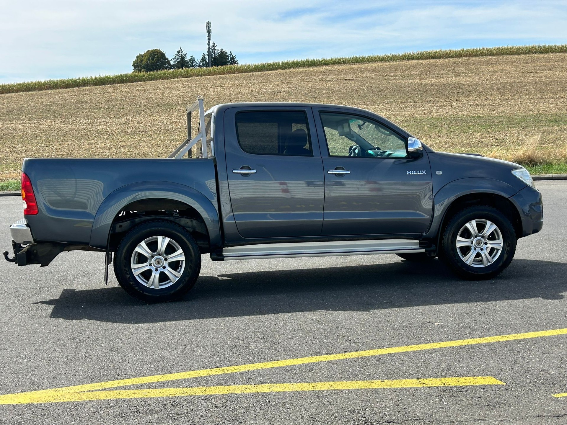 TOYOTA Hilux 4x4 DoubleCab LineaSol Premium A-image-17