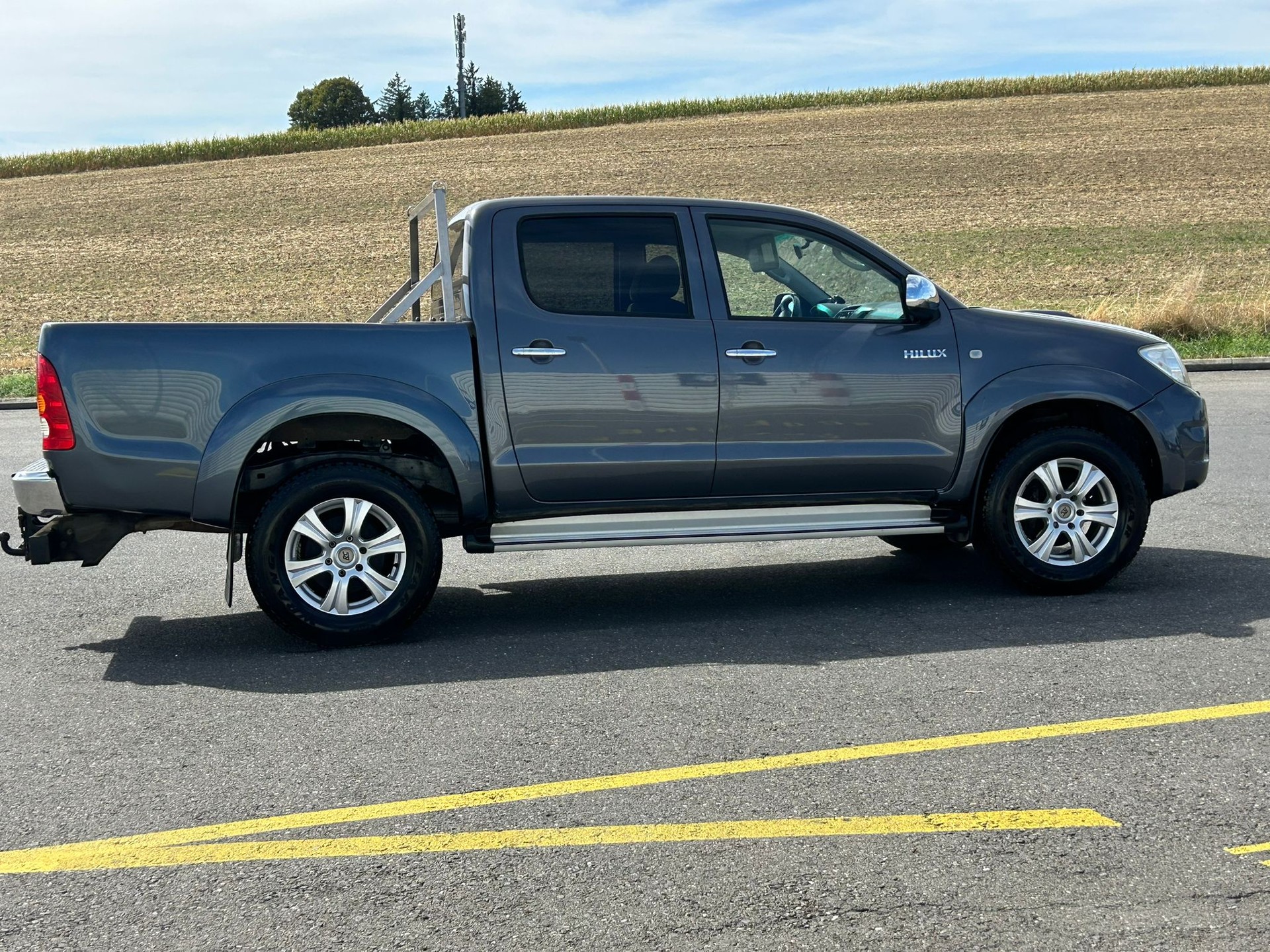 TOYOTA Hilux 4x4 DoubleCab LineaSol Premium A-image-18