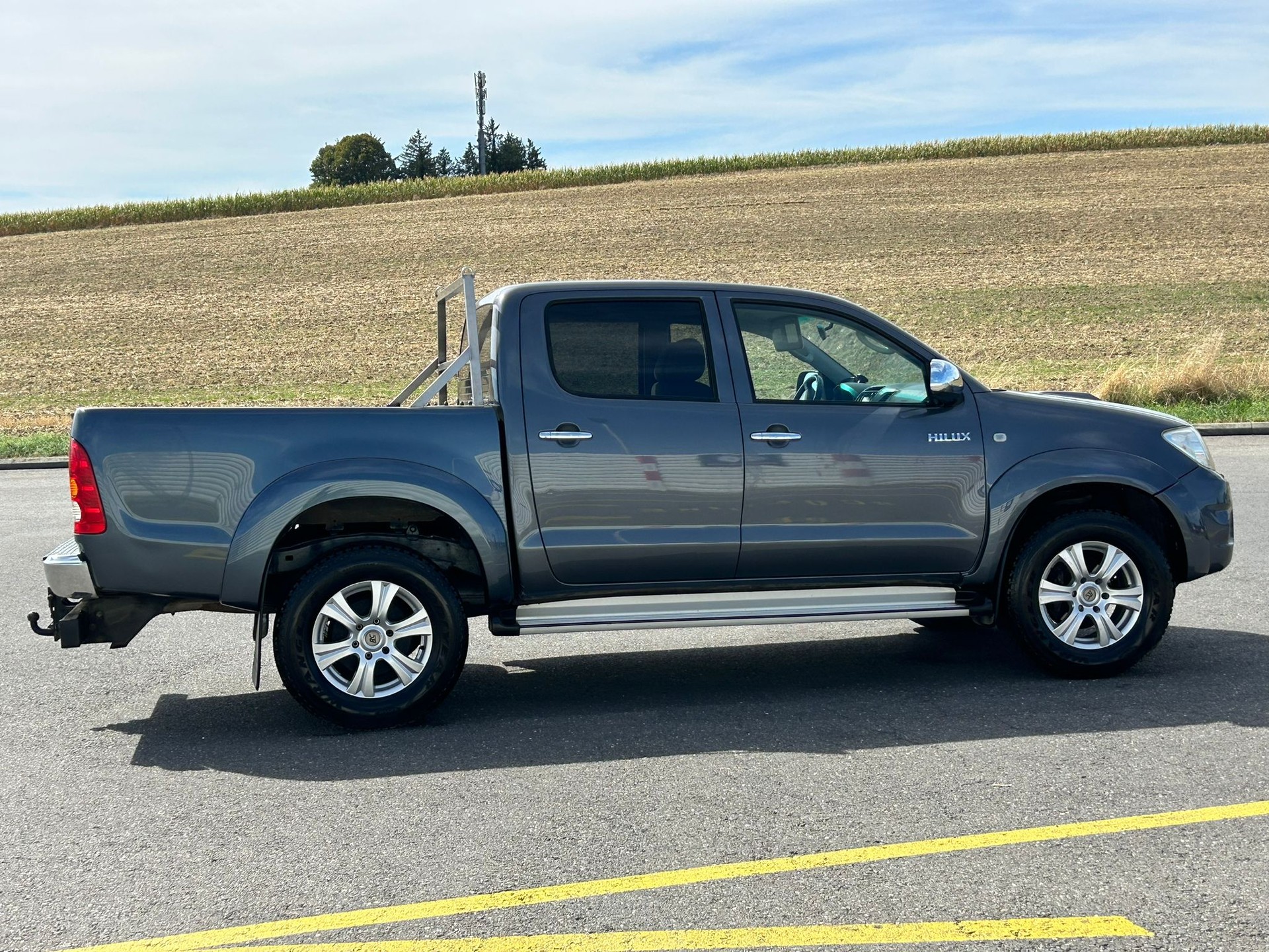 TOYOTA Hilux 4x4 DoubleCab LineaSol Premium A-image-16