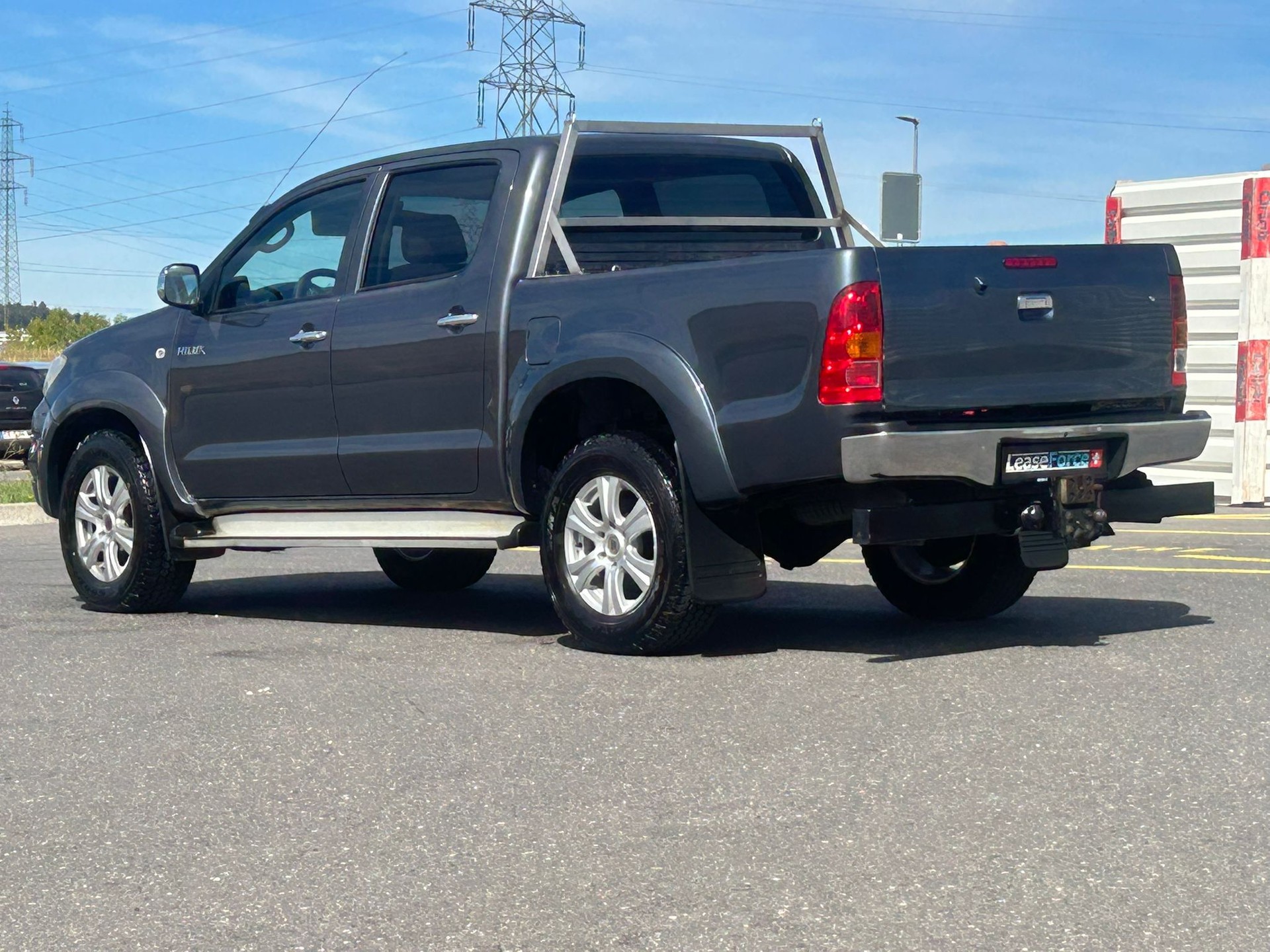 TOYOTA Hilux 4x4 DoubleCab LineaSol Premium A-image-33