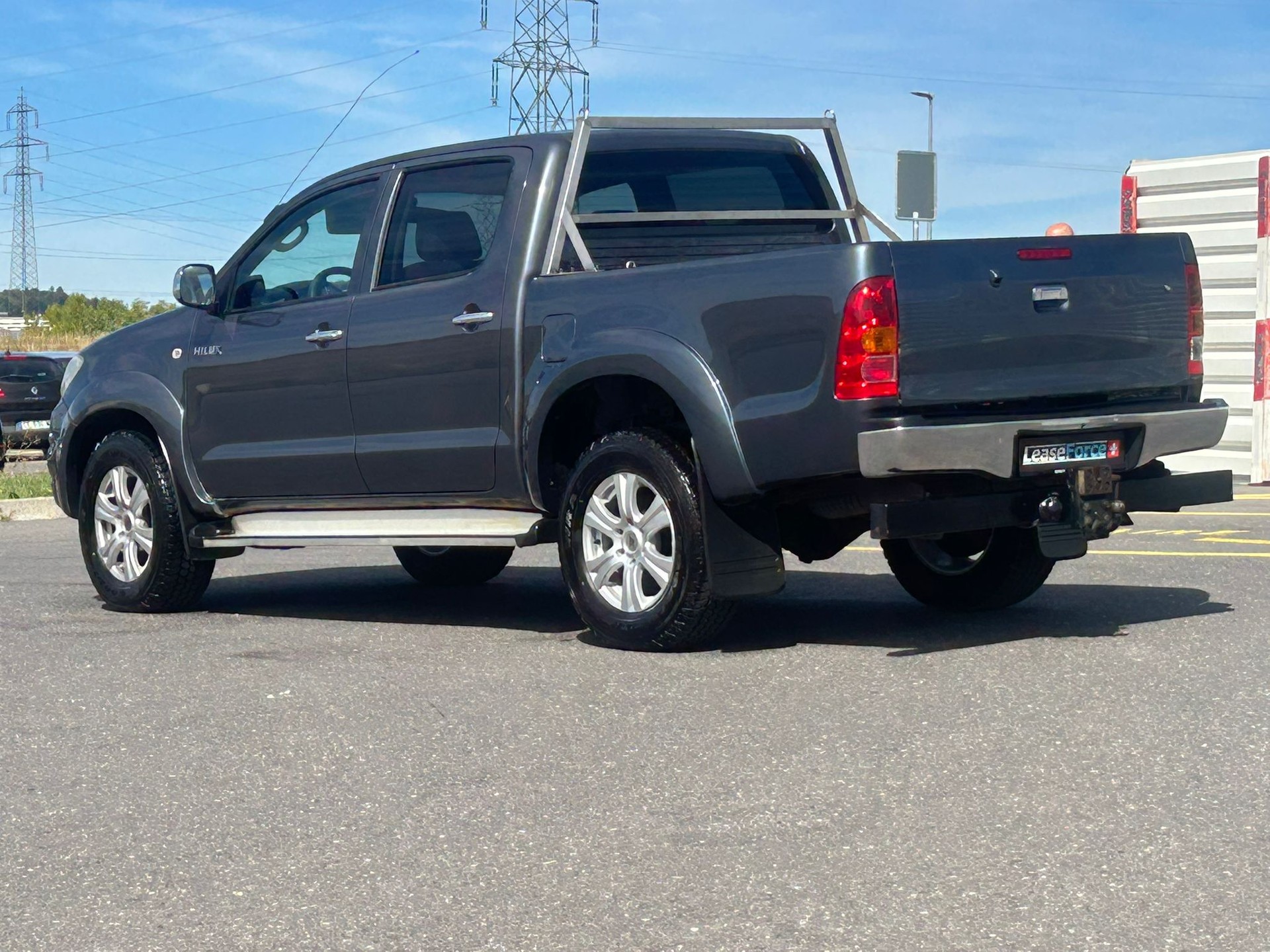 TOYOTA Hilux 4x4 DoubleCab LineaSol Premium A-image-36