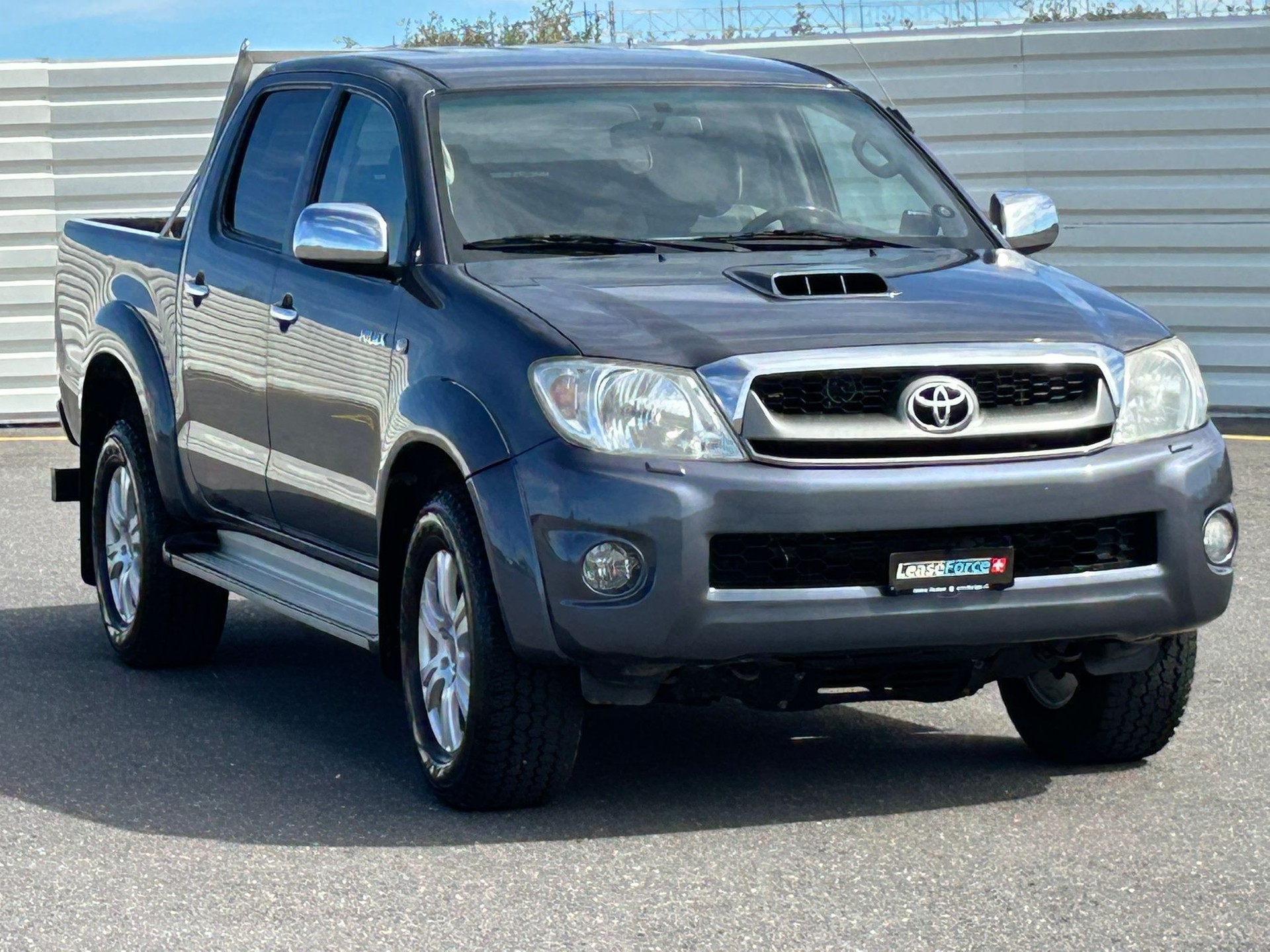 TOYOTA Hilux 4x4 DoubleCab LineaSol Premium A-image-9