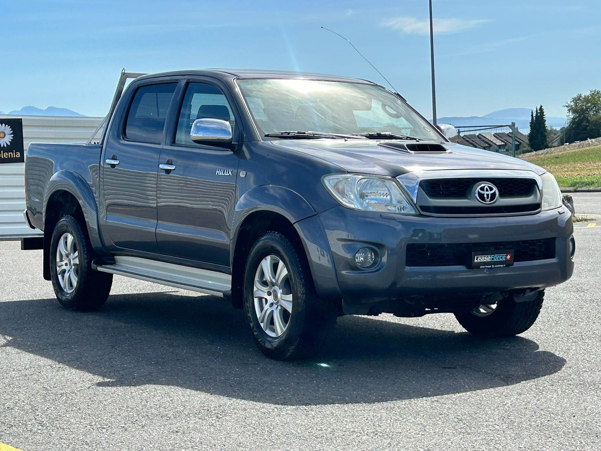 TOYOTA Hilux 4x4 DoubleCab LineaSol Premium A-image-12