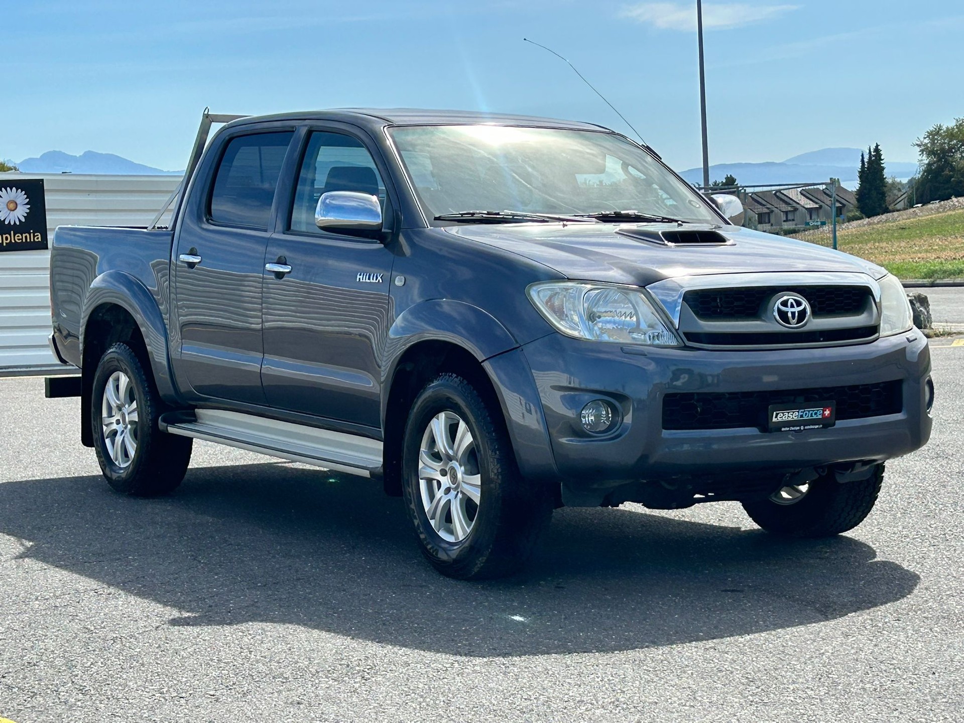 TOYOTA Hilux 4x4 DoubleCab LineaSol Premium A-image-13