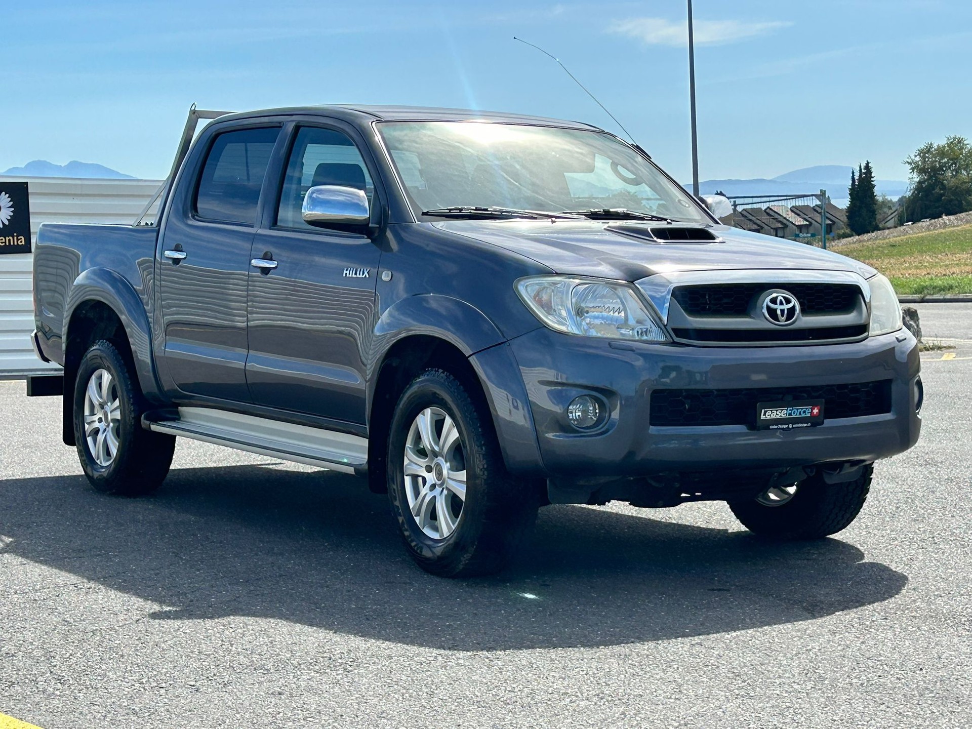 TOYOTA Hilux 4x4 DoubleCab LineaSol Premium A-image-11