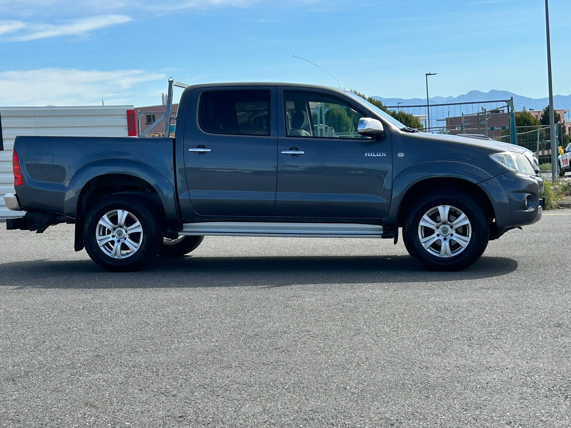 TOYOTA Hilux 4x4 DoubleCab LineaSol Premium A-image-14