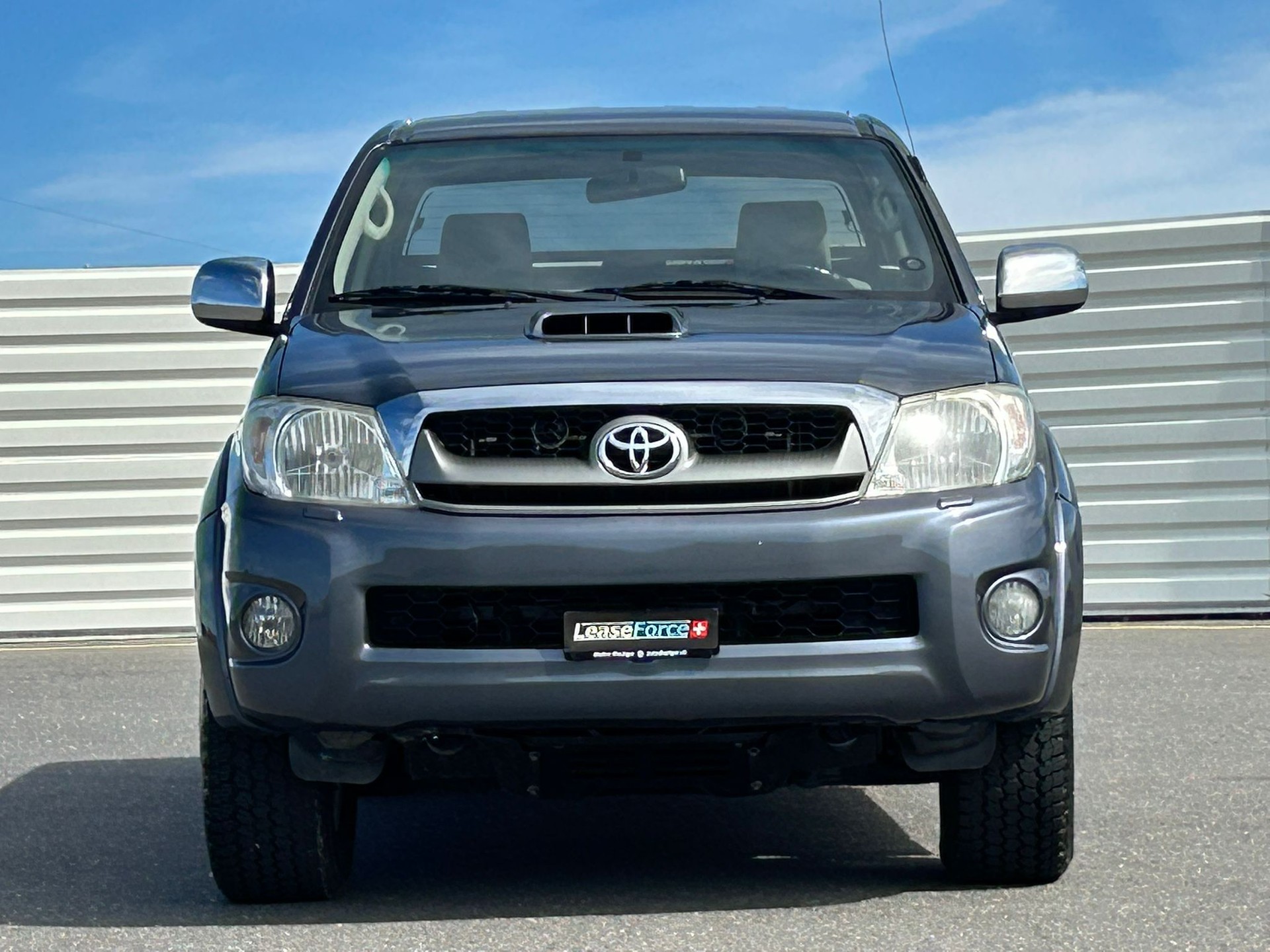 TOYOTA Hilux 4x4 DoubleCab LineaSol Premium A-image-5