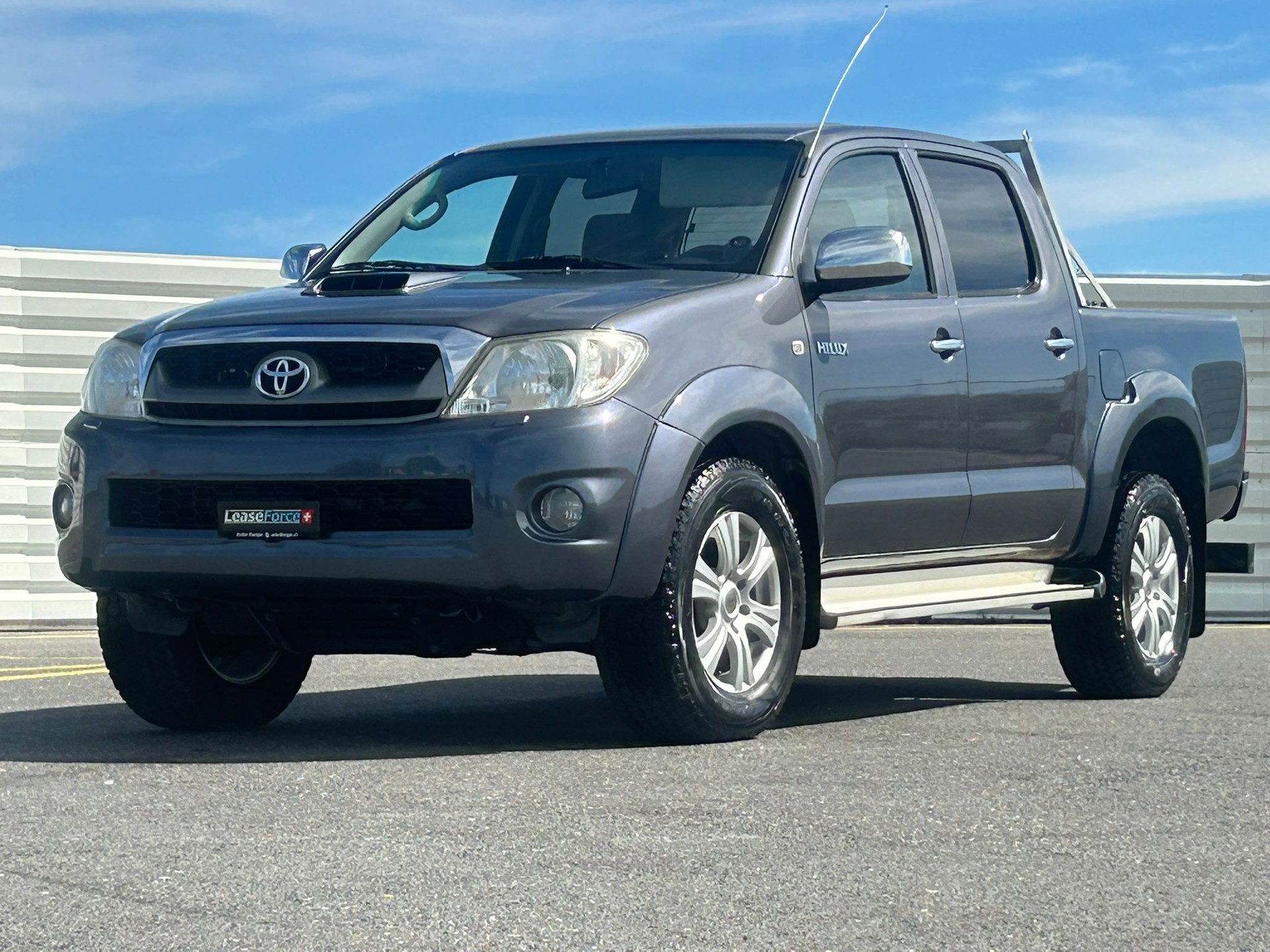 TOYOTA Hilux 4x4 DoubleCab LineaSol Premium A-image-45