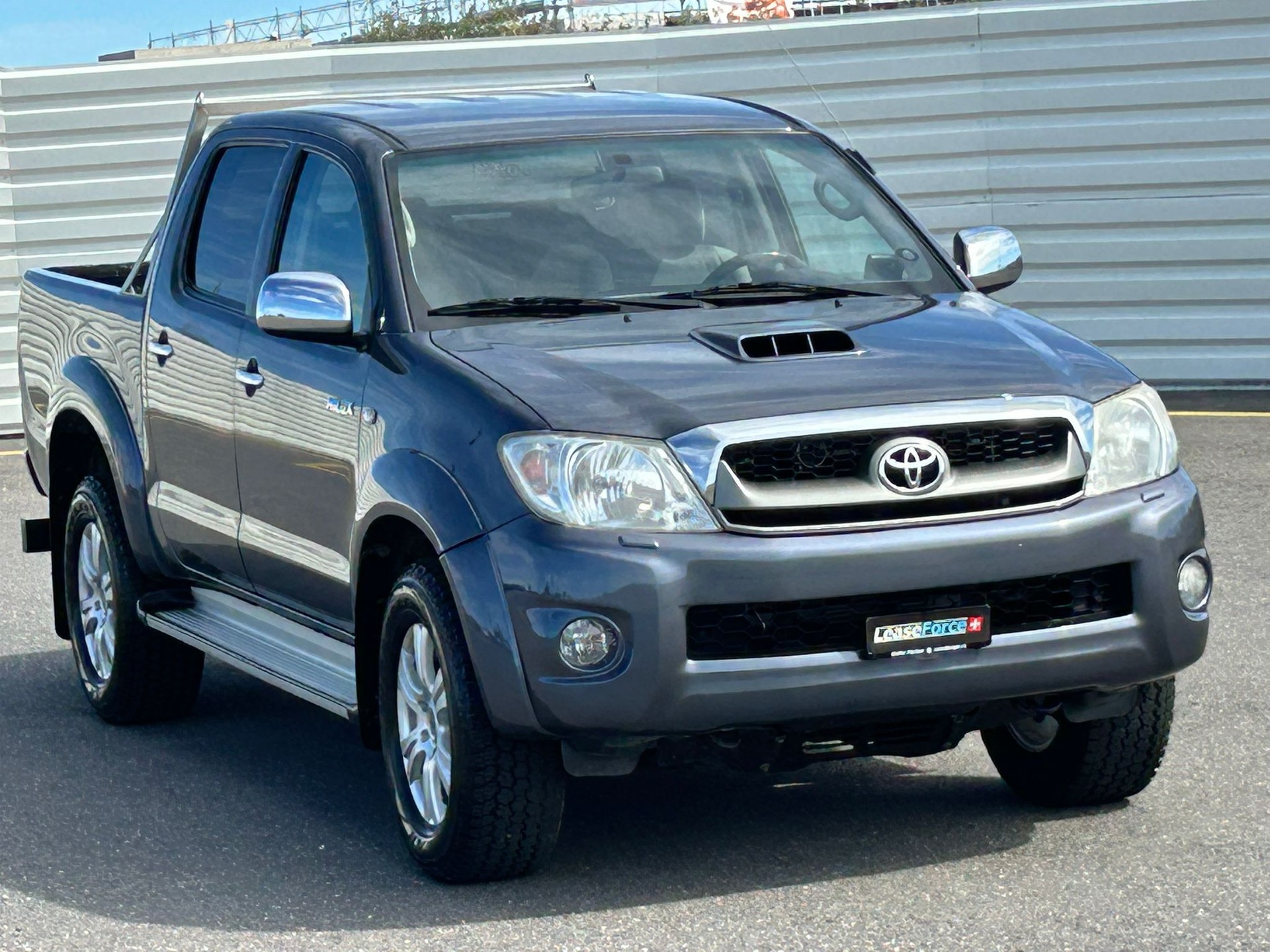 TOYOTA Hilux 4x4 DoubleCab LineaSol Premium A-image-8