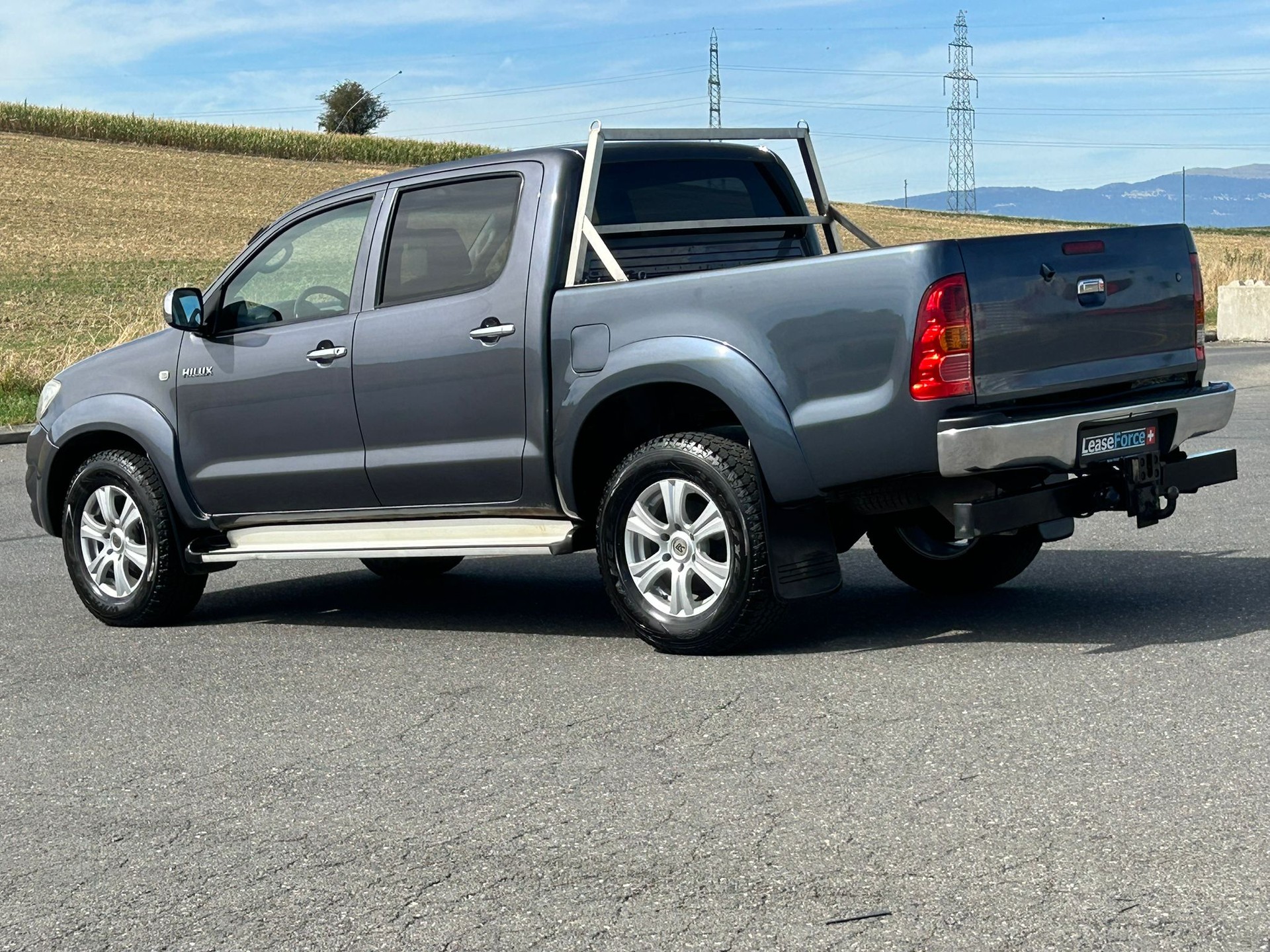 TOYOTA Hilux 4x4 DoubleCab LineaSol Premium A-image-32