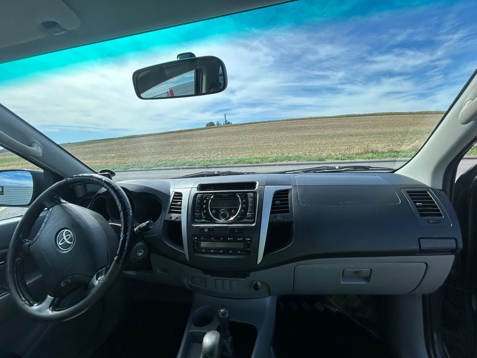 TOYOTA Hilux 4x4 DoubleCab LineaSol Premium A-image-49
