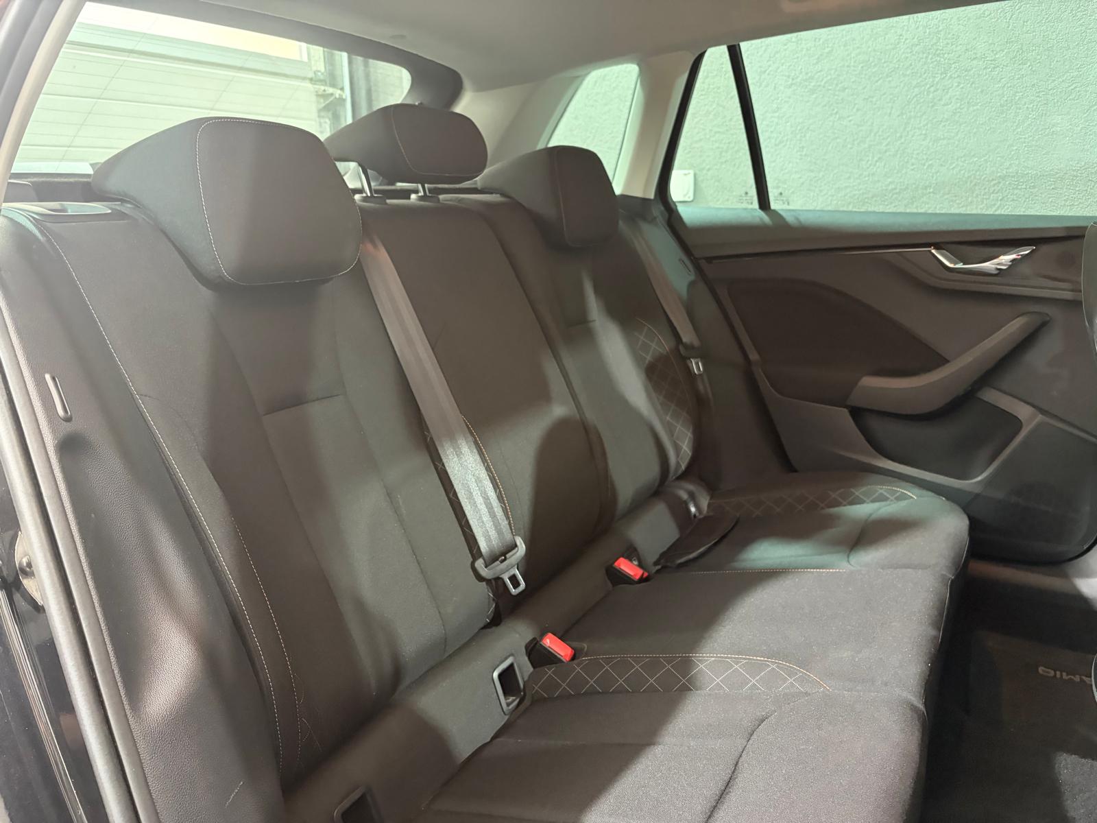 SKODA Kamiq 1.0 TSI Ambition DSG-image-11