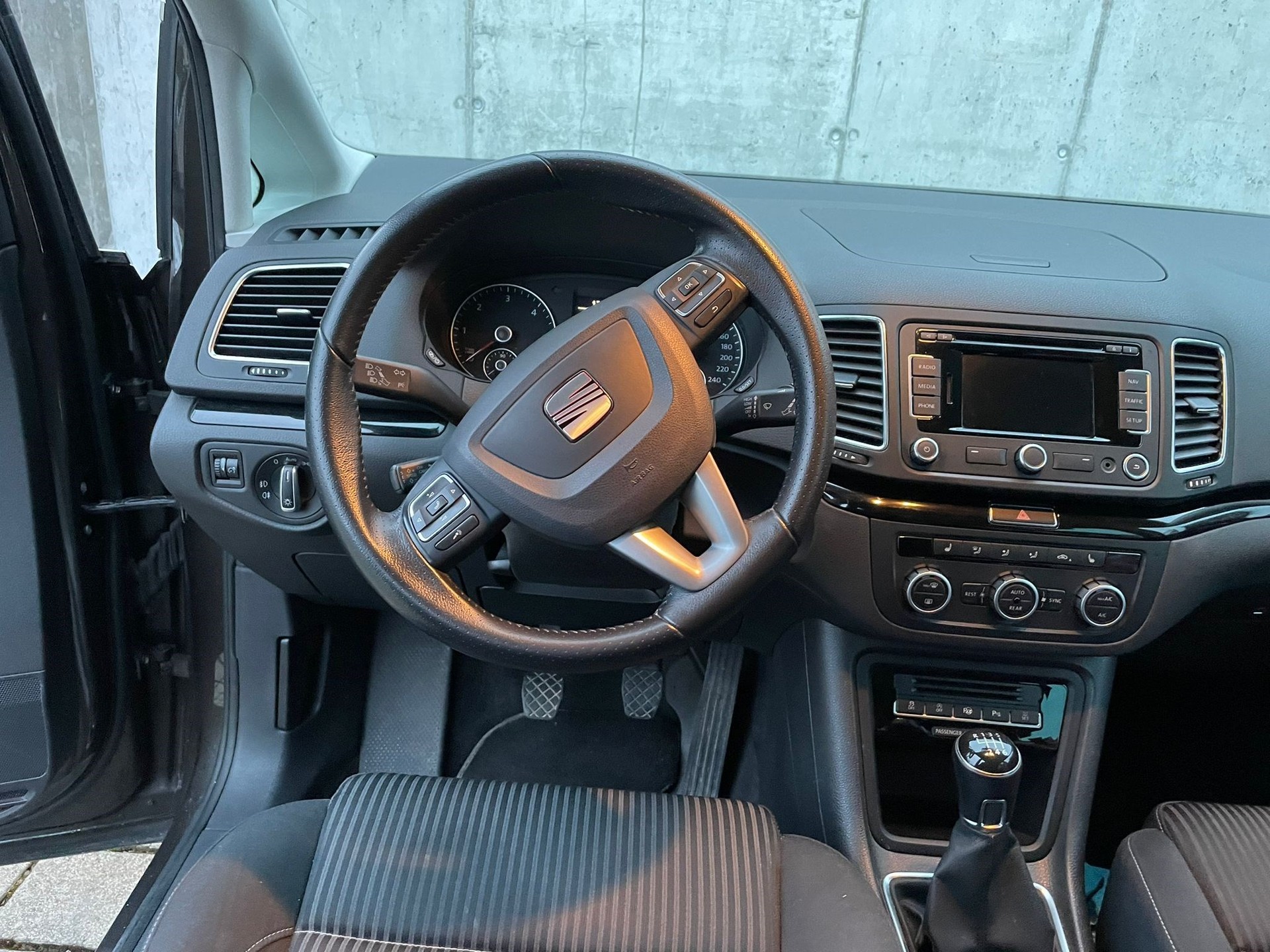 SEAT ALHAMBRA 2.0 TDI 4M-image-13