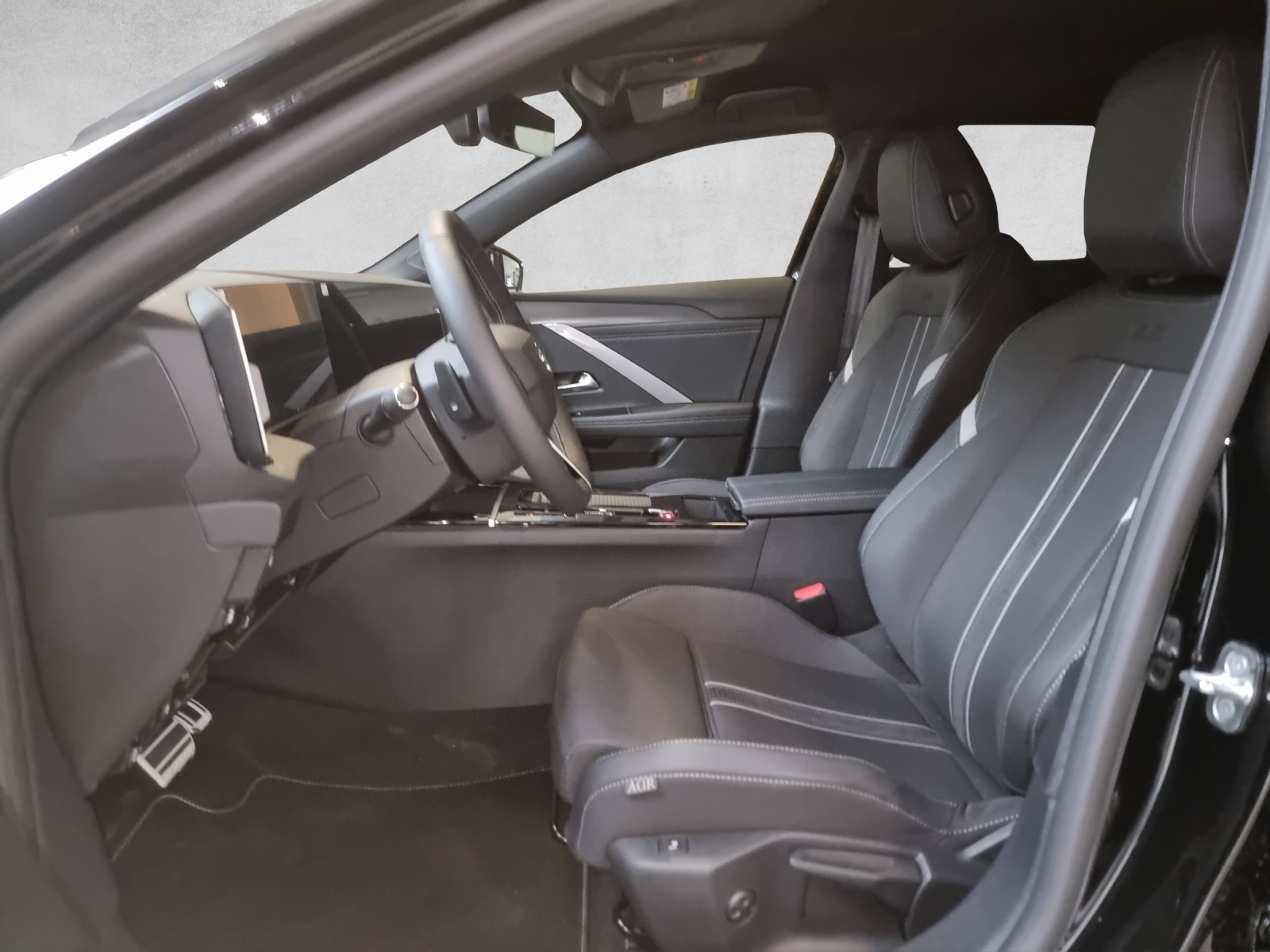 OPEL Astra Sports Tourer 1.6 PHEV Turbo Swiss Plus A-image-10