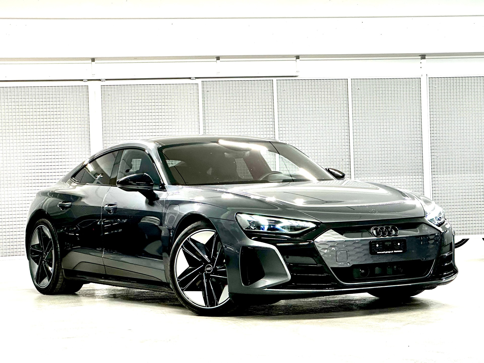 AUDI RS e-tron GT quattro-image-1