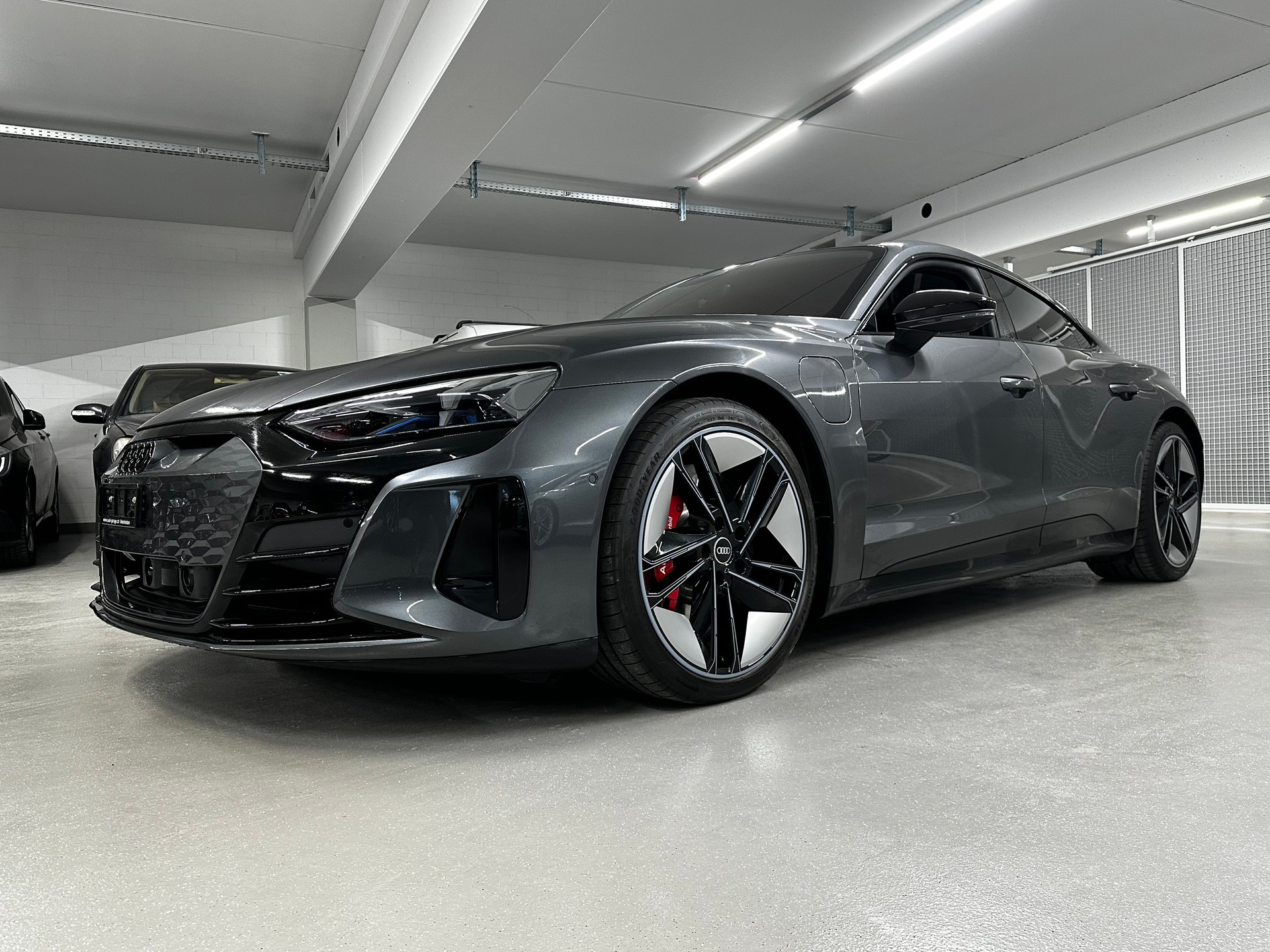 AUDI RS e-tron GT quattro-image-0