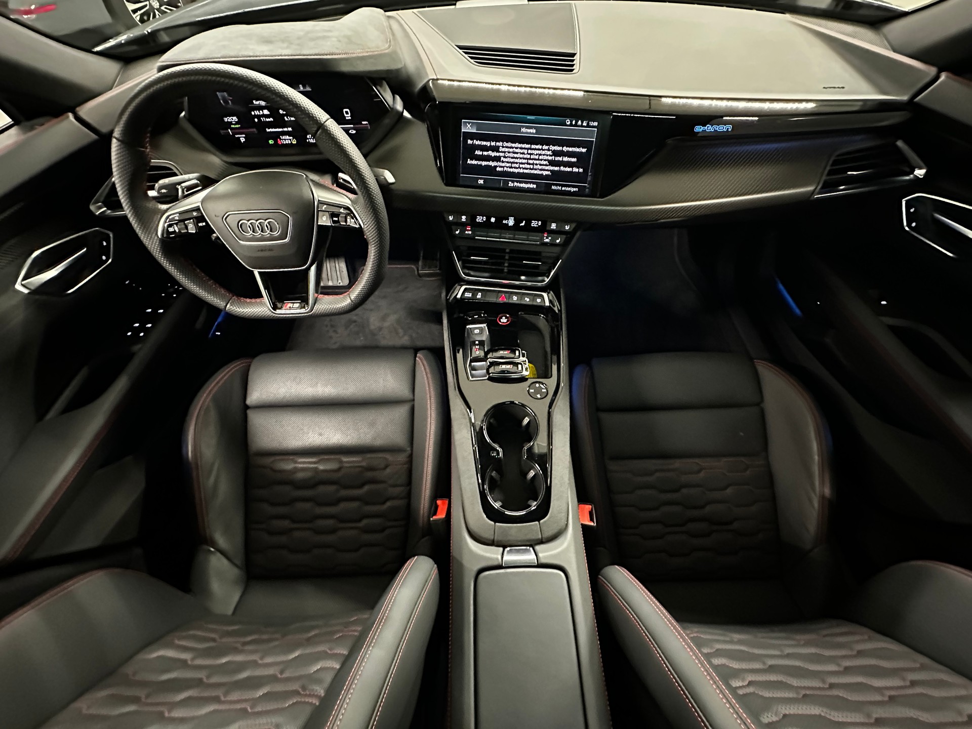 AUDI RS e-tron GT quattro-image-8