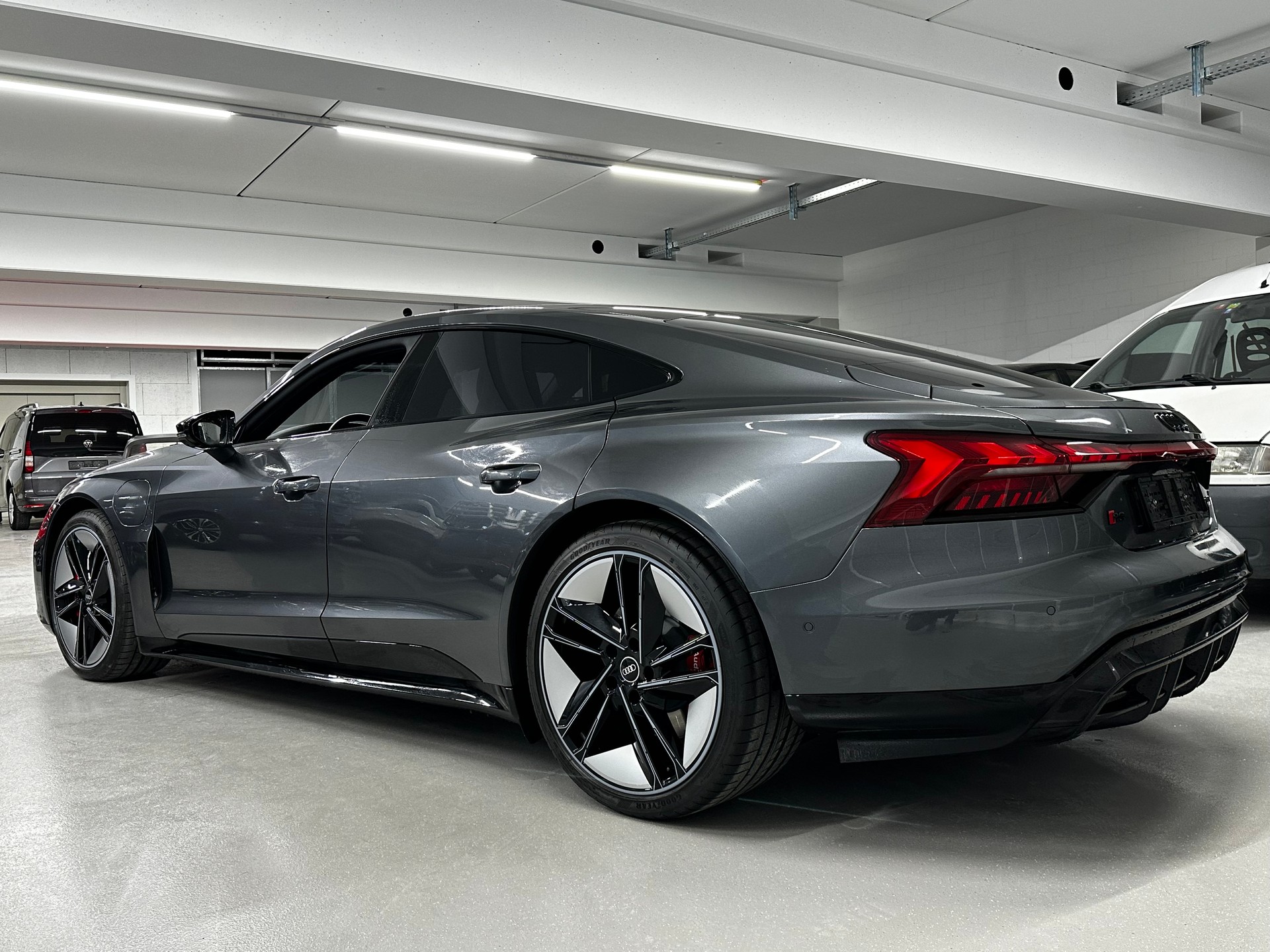 AUDI RS e-tron GT quattro-image-5