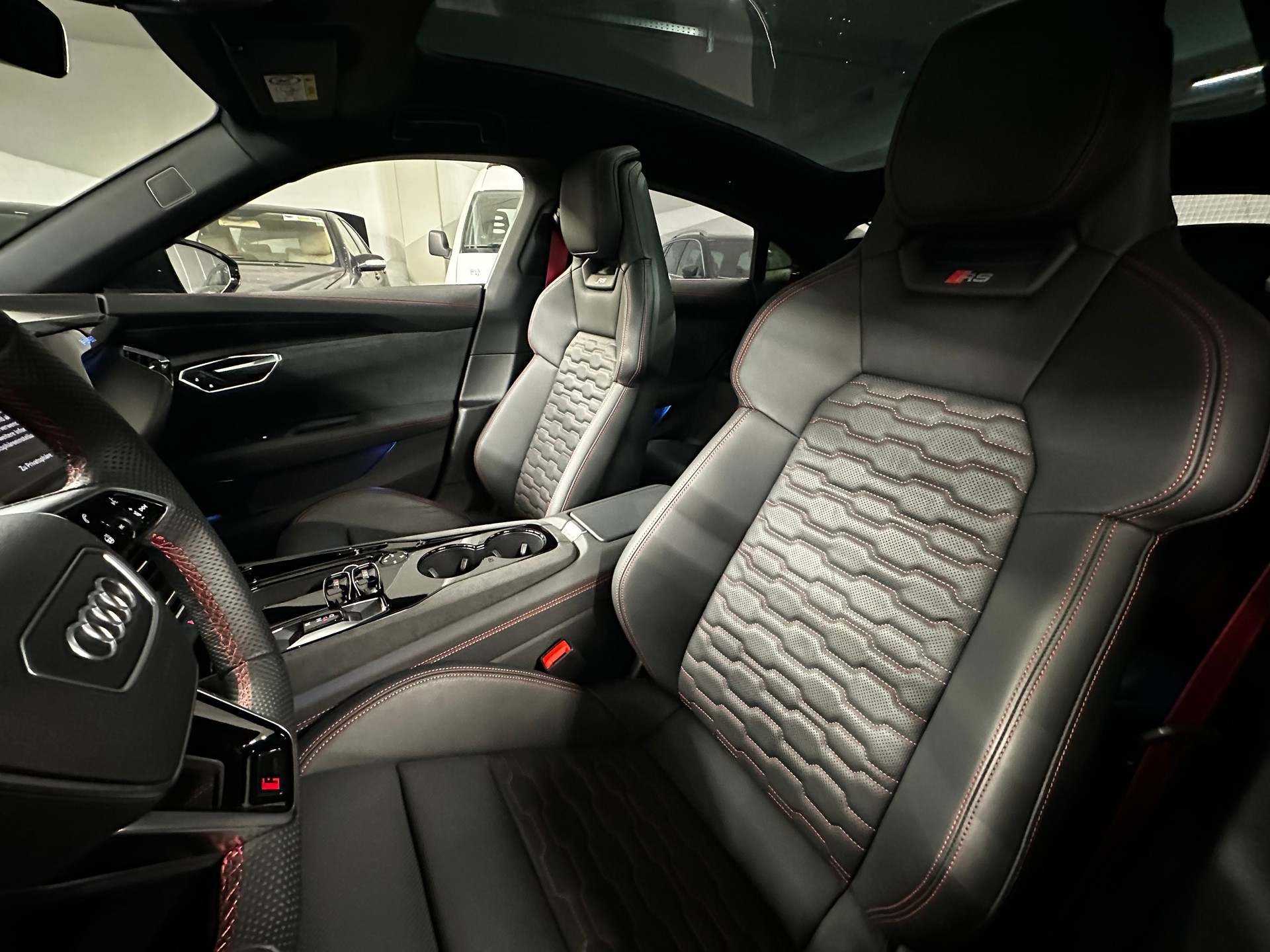 AUDI RS e-tron GT quattro-image-12