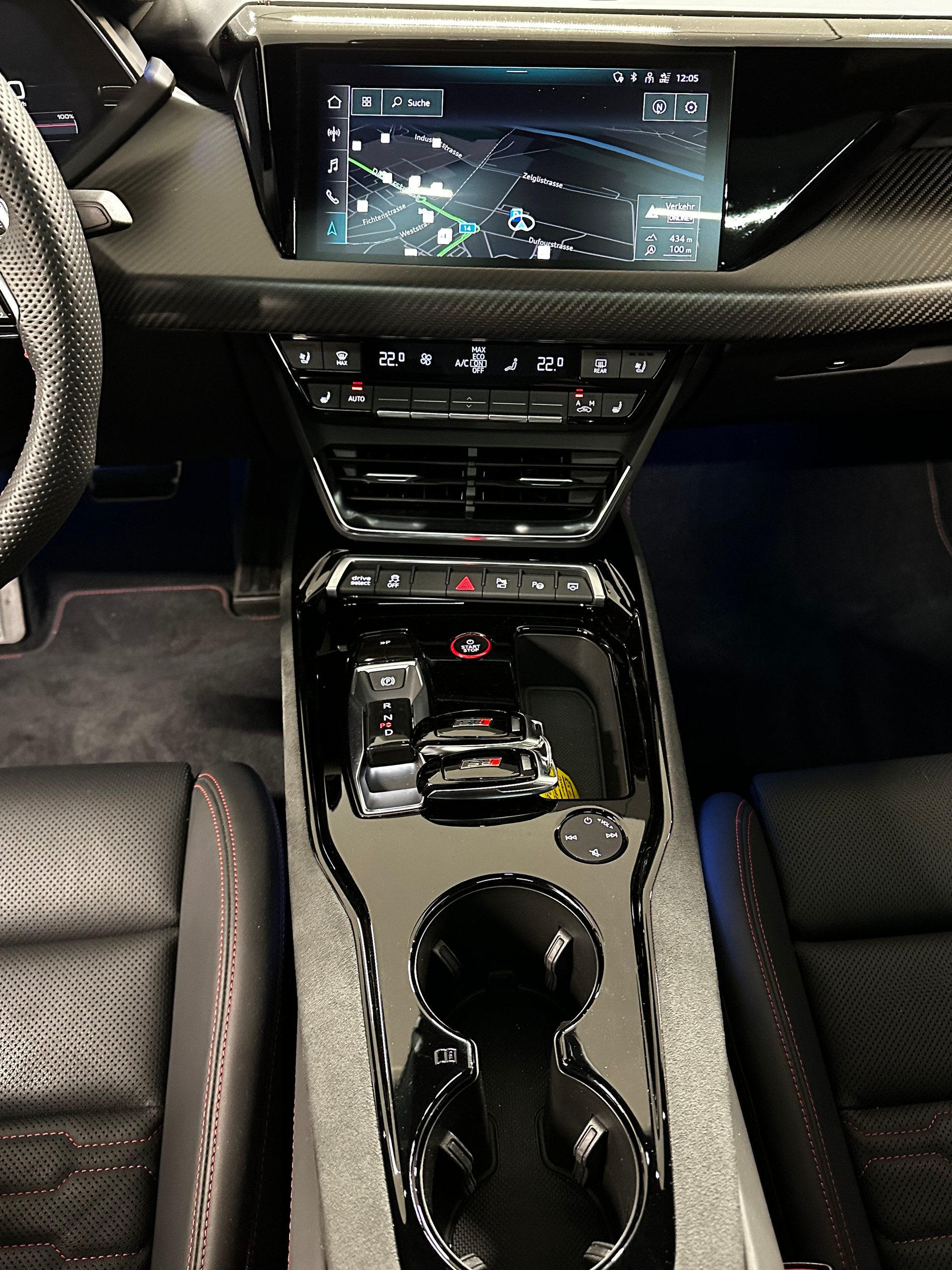 AUDI RS e-tron GT quattro-image-14