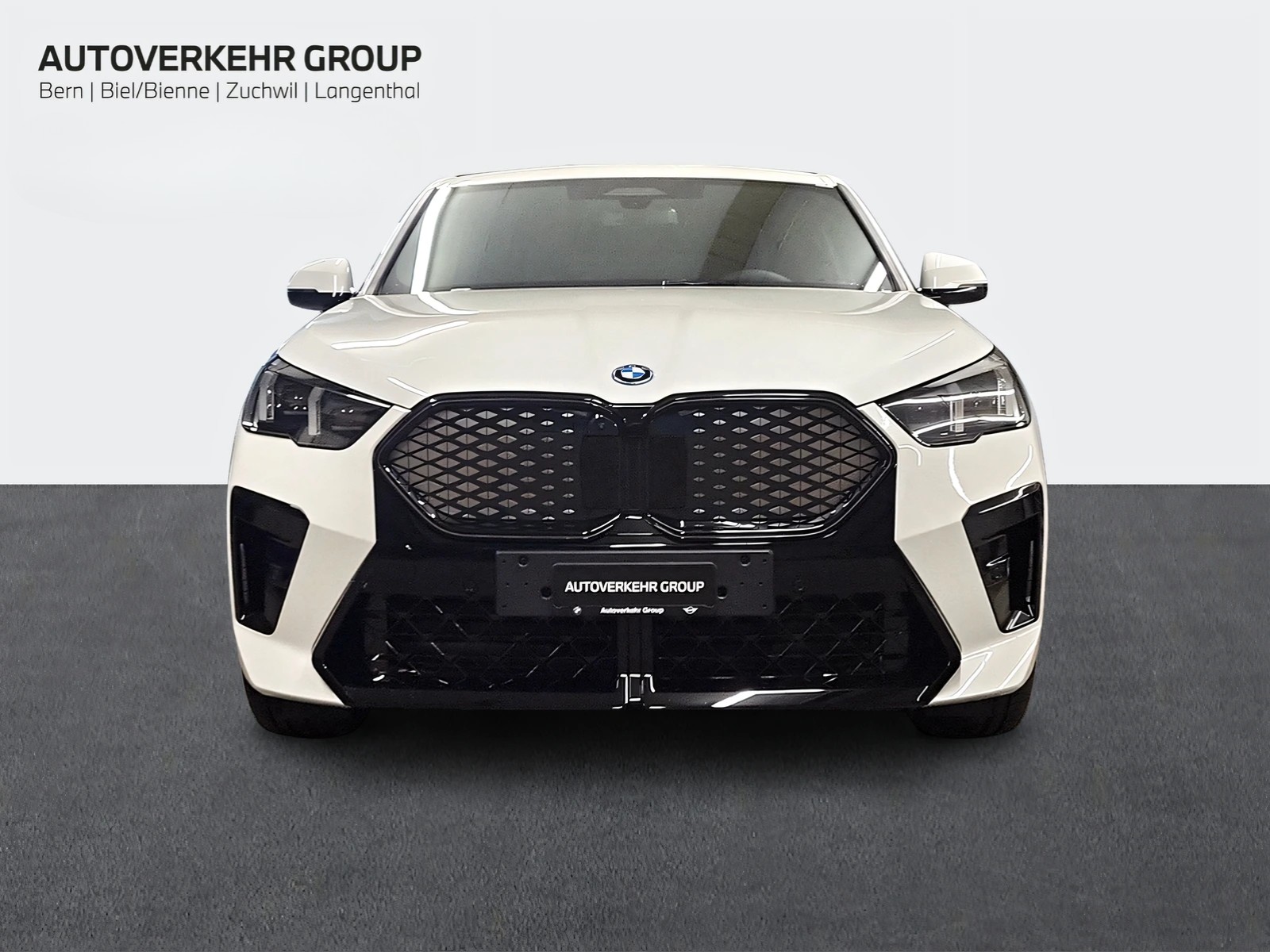 BMW iX2 xDrive 30 M Sport Pro-image-1