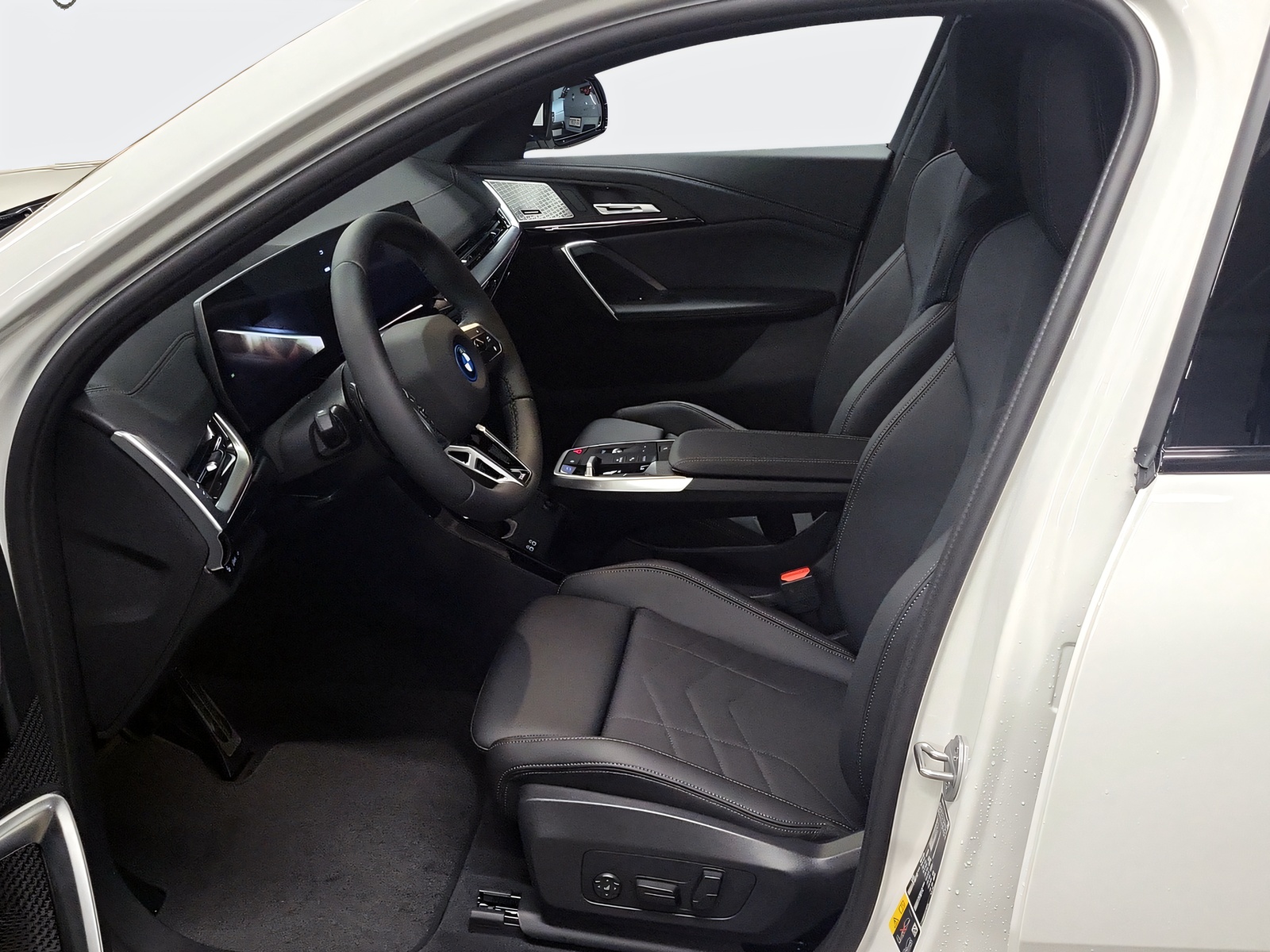 BMW iX2 xDrive 30 M Sport Pro-image-9