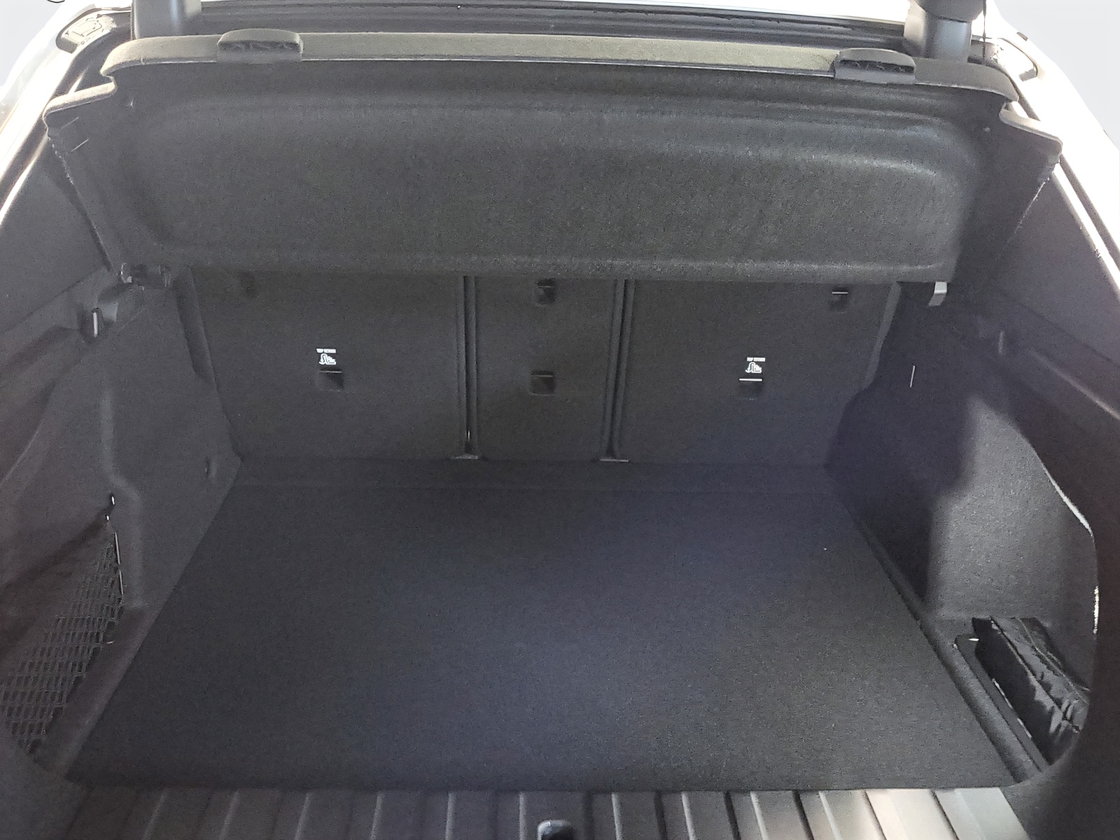 BMW iX2 xDrive 30 M Sport Pro-image-17