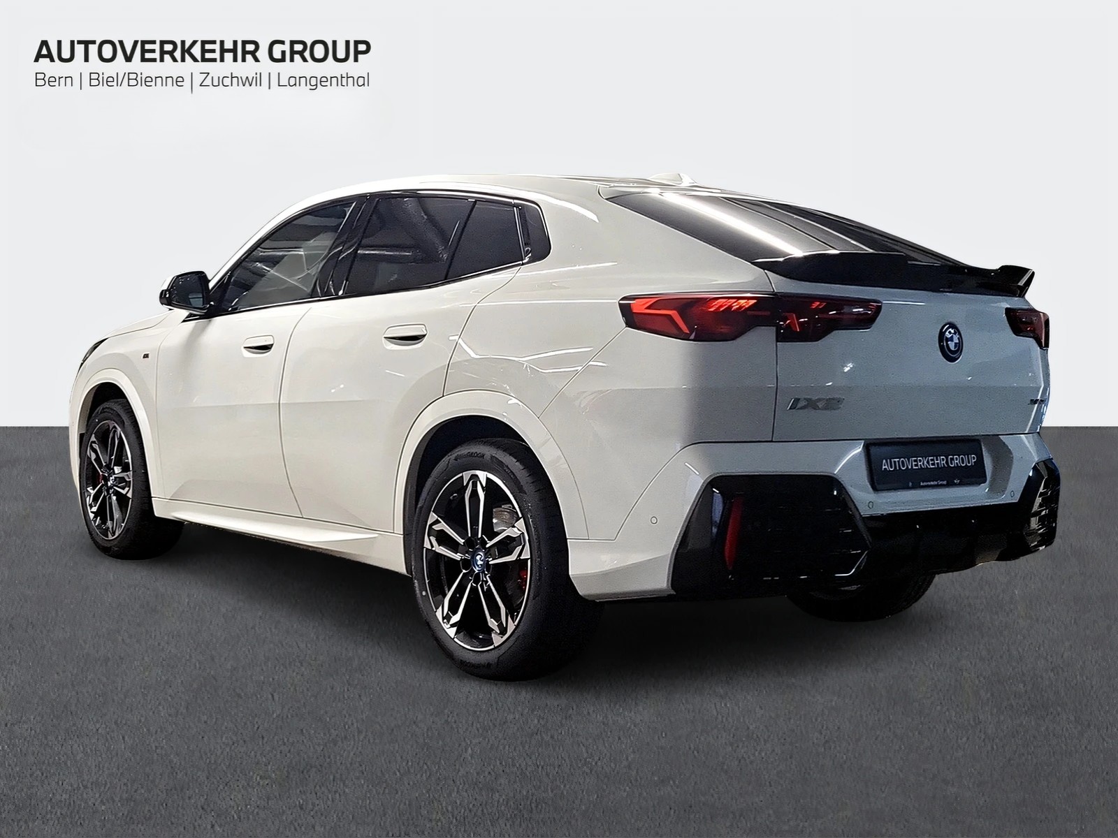 BMW iX2 xDrive 30 M Sport Pro-image-5
