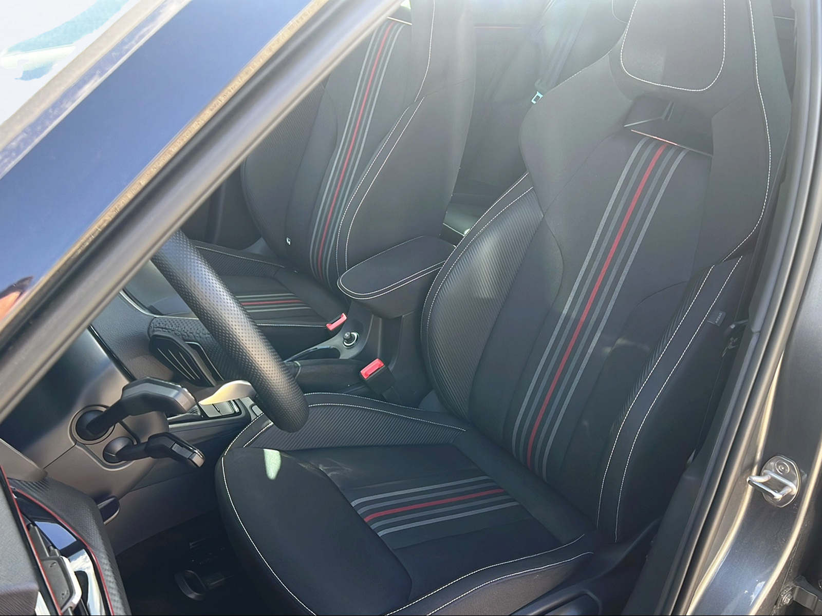 SKODA Kamiq 1.0 TSI Monte Carlo DSG-image-9