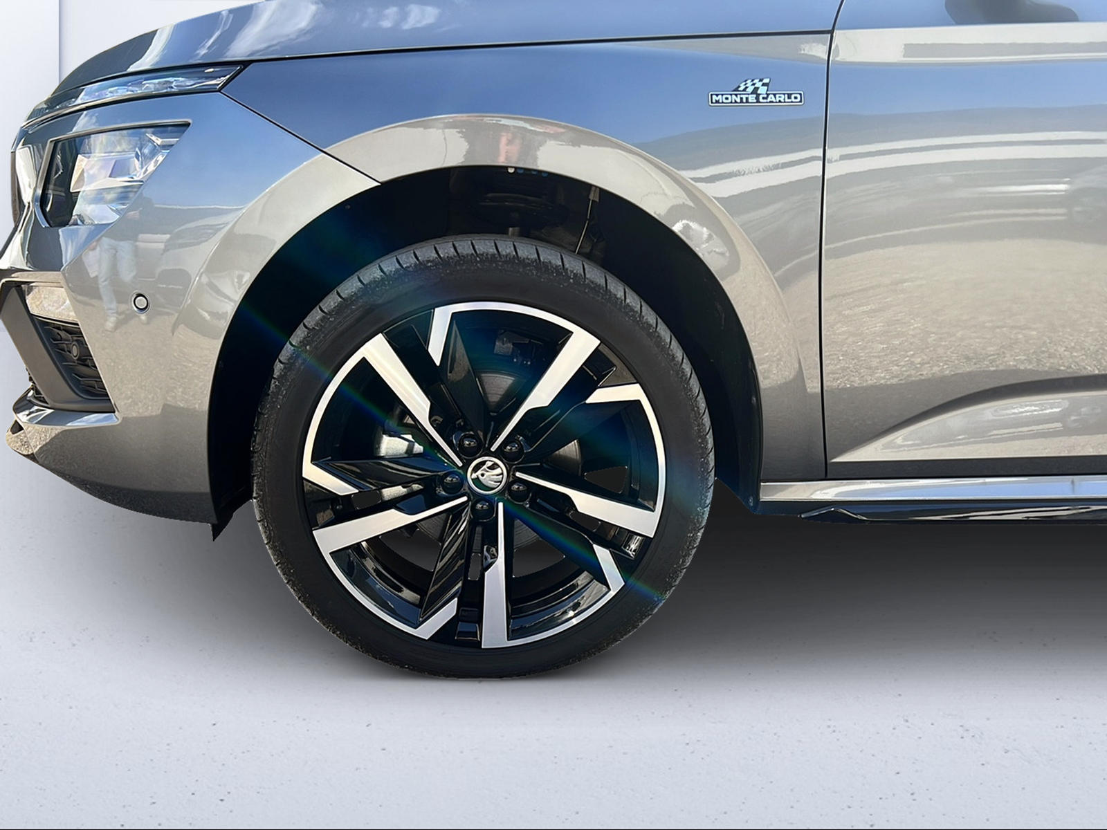 SKODA Kamiq 1.0 TSI Monte Carlo DSG-image-14