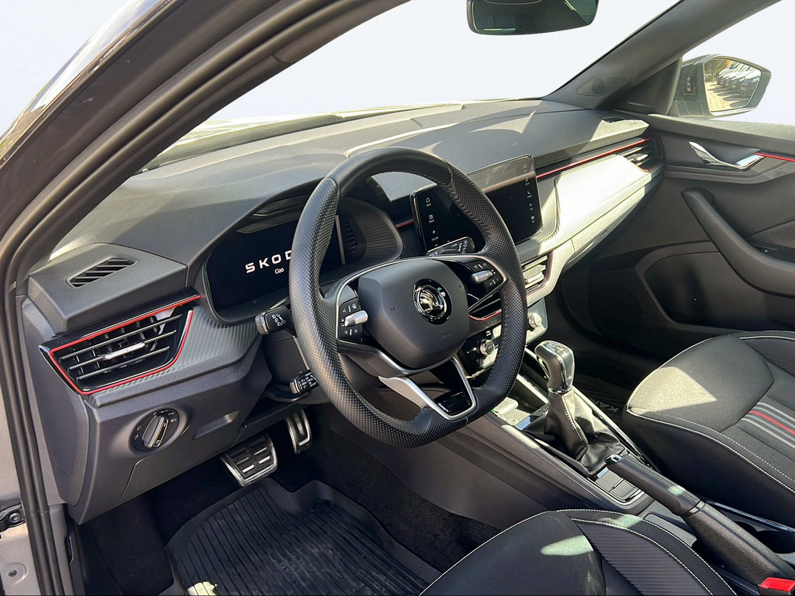 SKODA Kamiq 1.0 TSI Monte Carlo DSG-image-10
