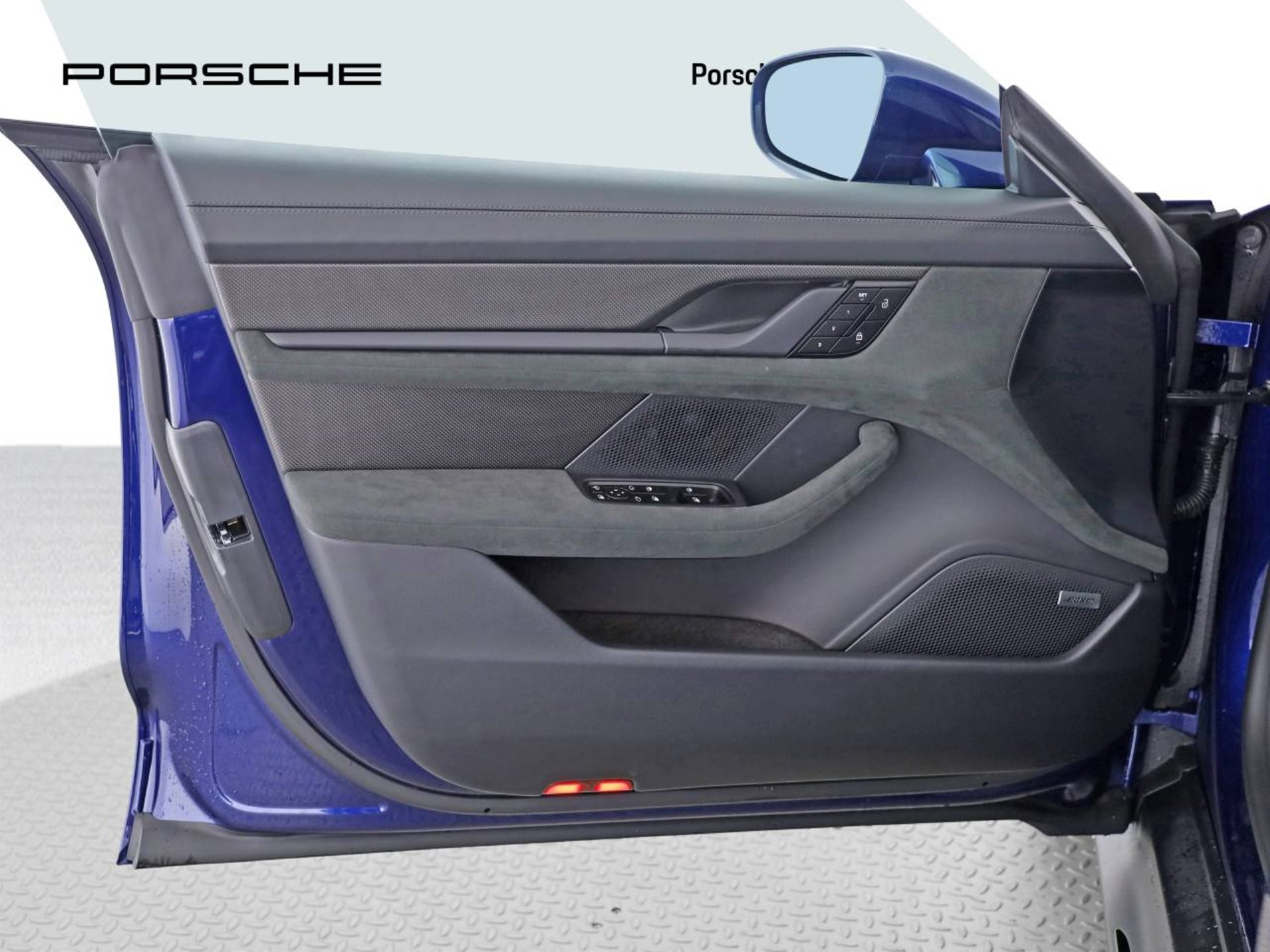 PORSCHE Taycan GTS Sport Turismo-image-12