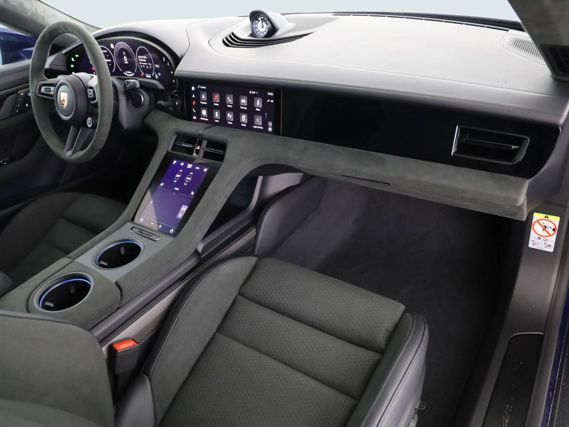 PORSCHE Taycan GTS Sport Turismo-image-8